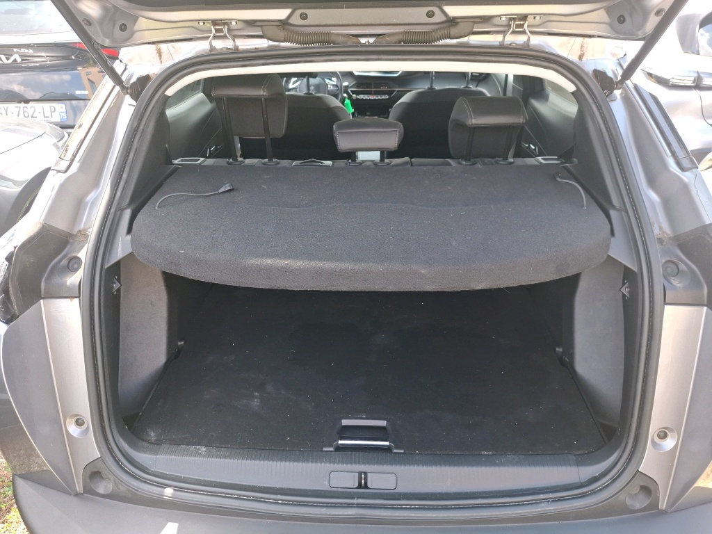 Peugeot 2008 BlueHDi 130 S&S EAT8 Allure 2022