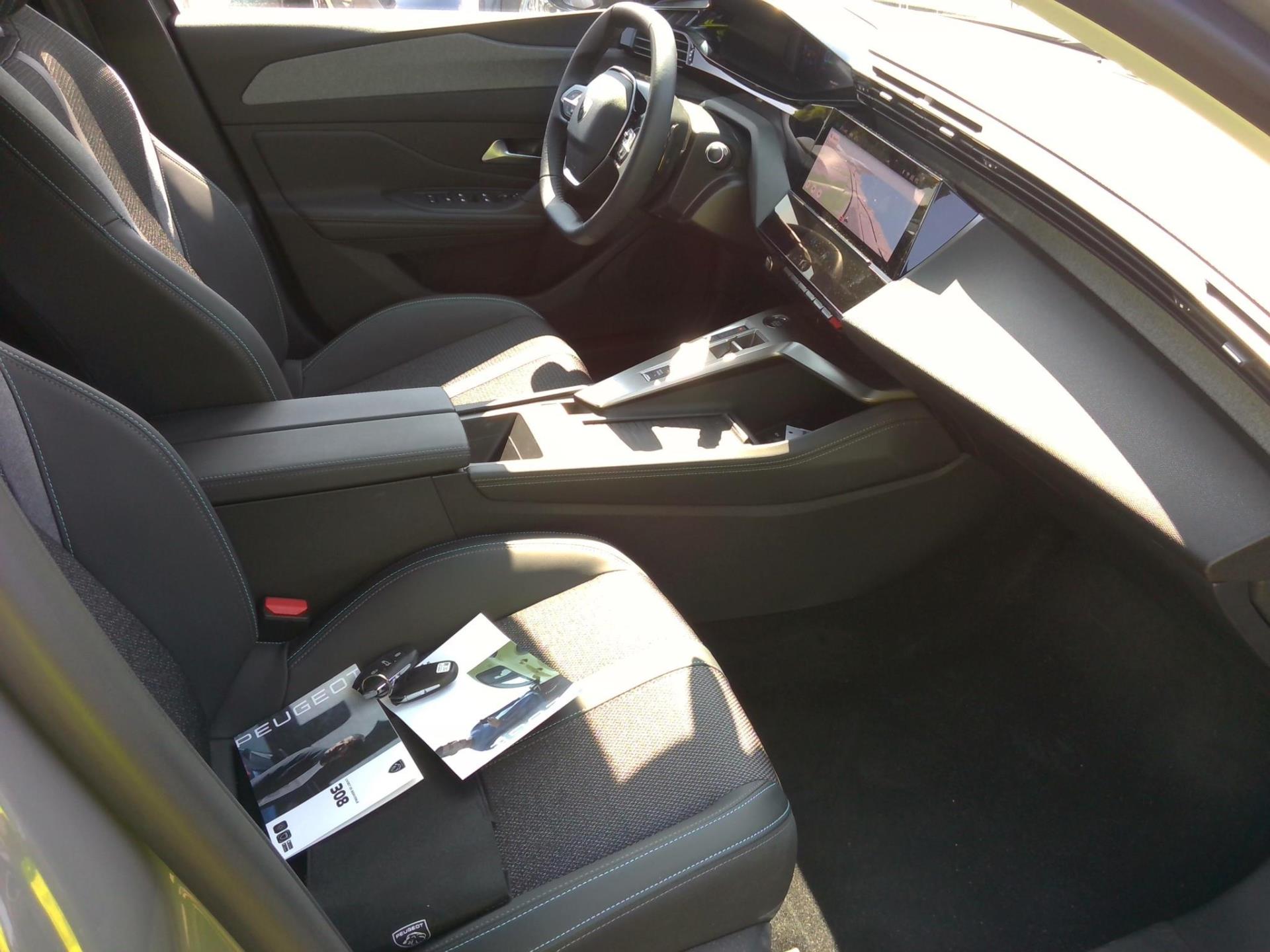 Peugeot 308 PHEV 180 e-EAT8 Allure 2024