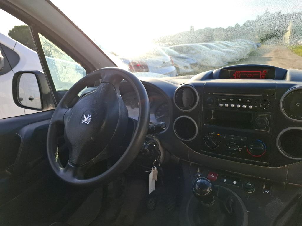 Peugeot PARTNER FOURGON STANDARD 1.6 BLUEHDI 100 BVM5 PREMIUM 2017