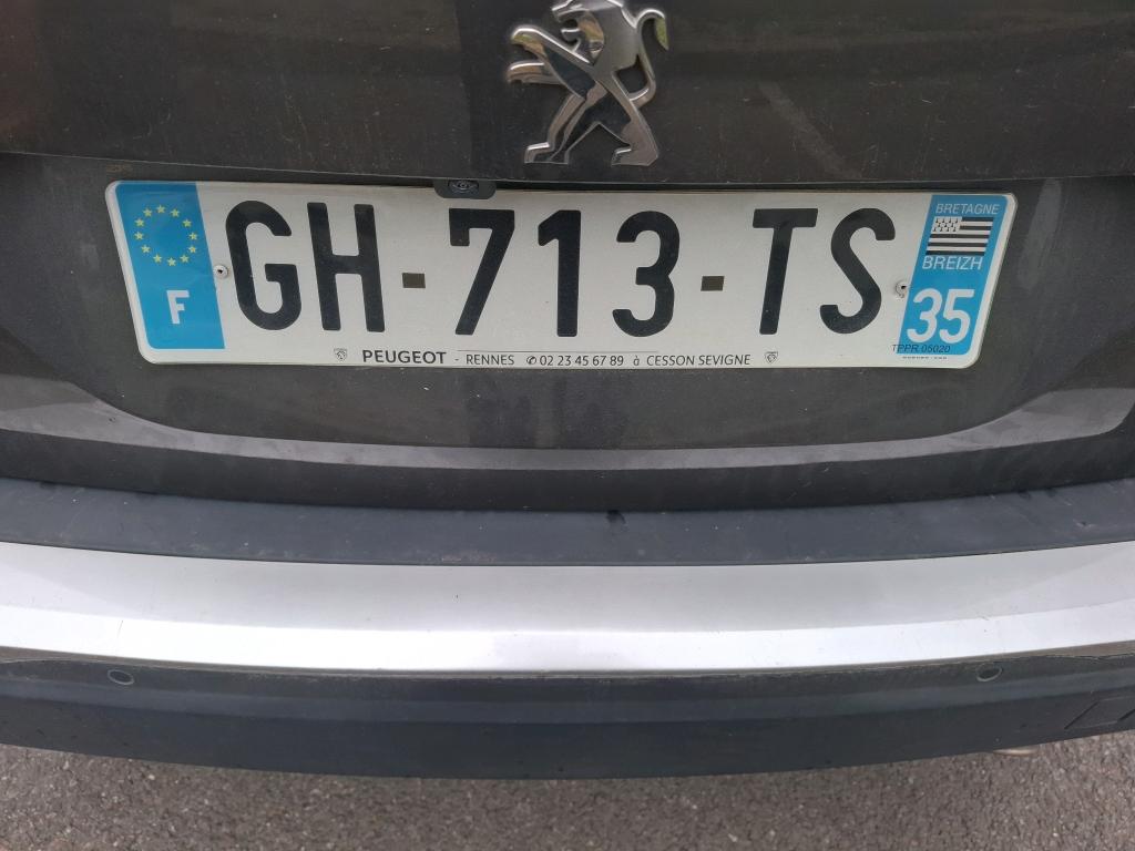 Peugeot 2008 BlueHDi 130 S&S EAT8 Allure Pack 2022