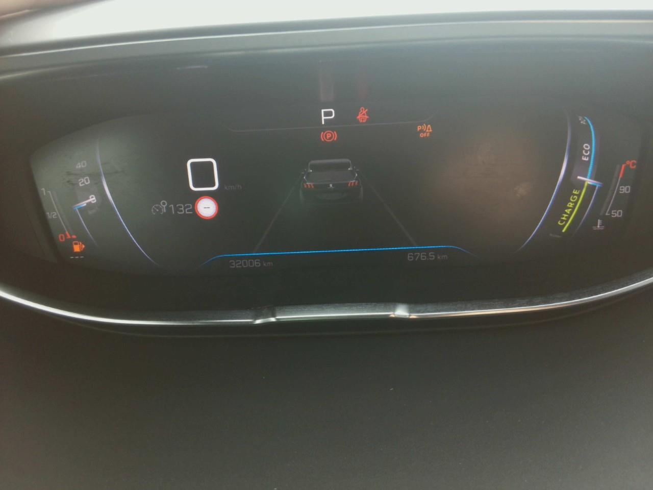 Foto Peugeot 3008 Hybrid 9
