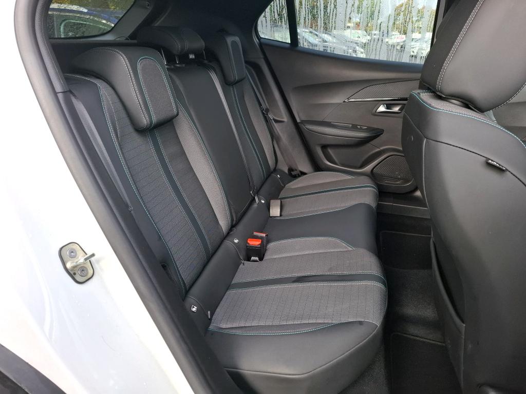 Peugeot 2008 BlueHDi 130 S&S EAT8 Allure Business 2021