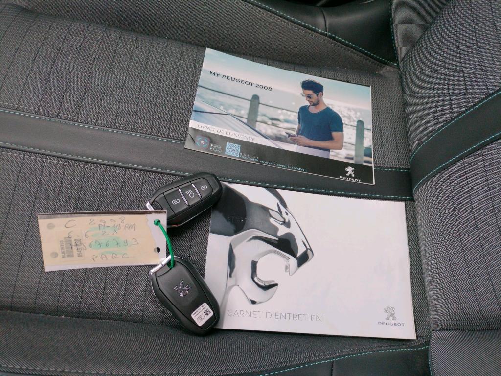 Peugeot 2008 BlueHDi 130 S&S EAT8 Allure 2021