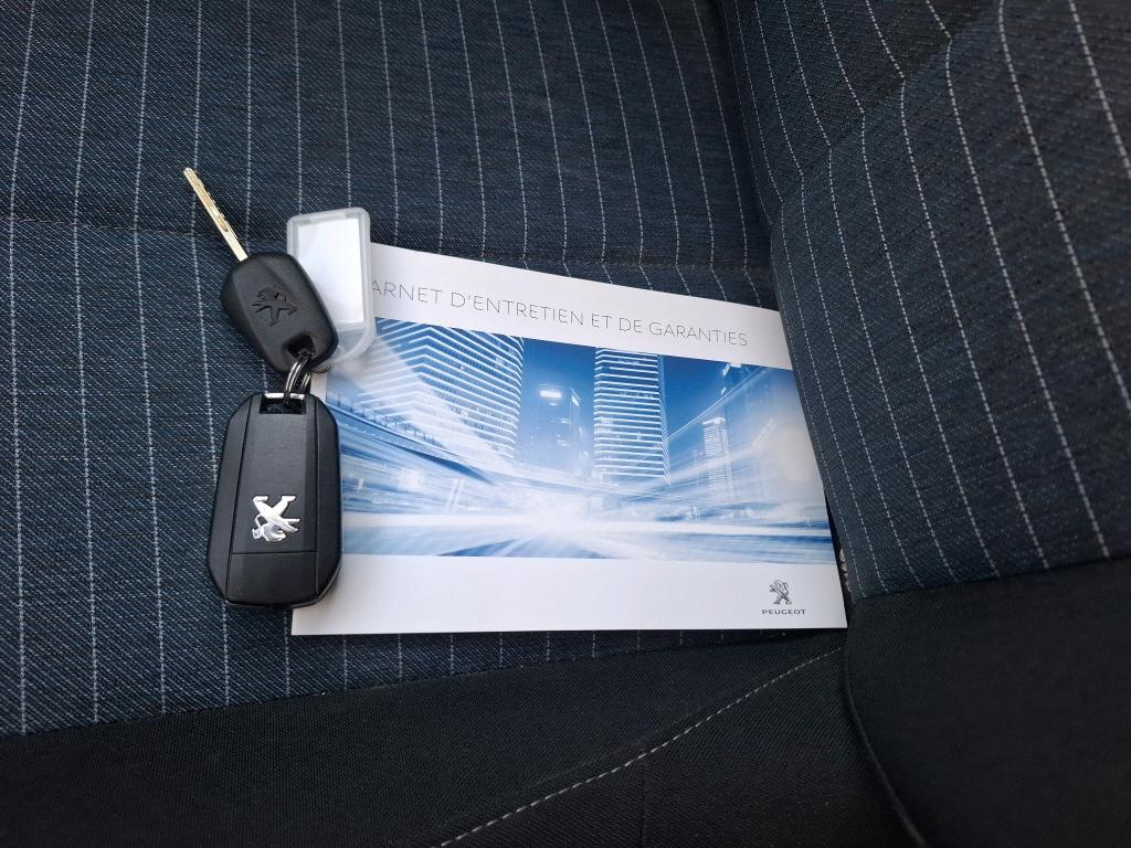 Peugeot 208 BLUEHDI 100 S&S BVM6 PREMIUM 2021