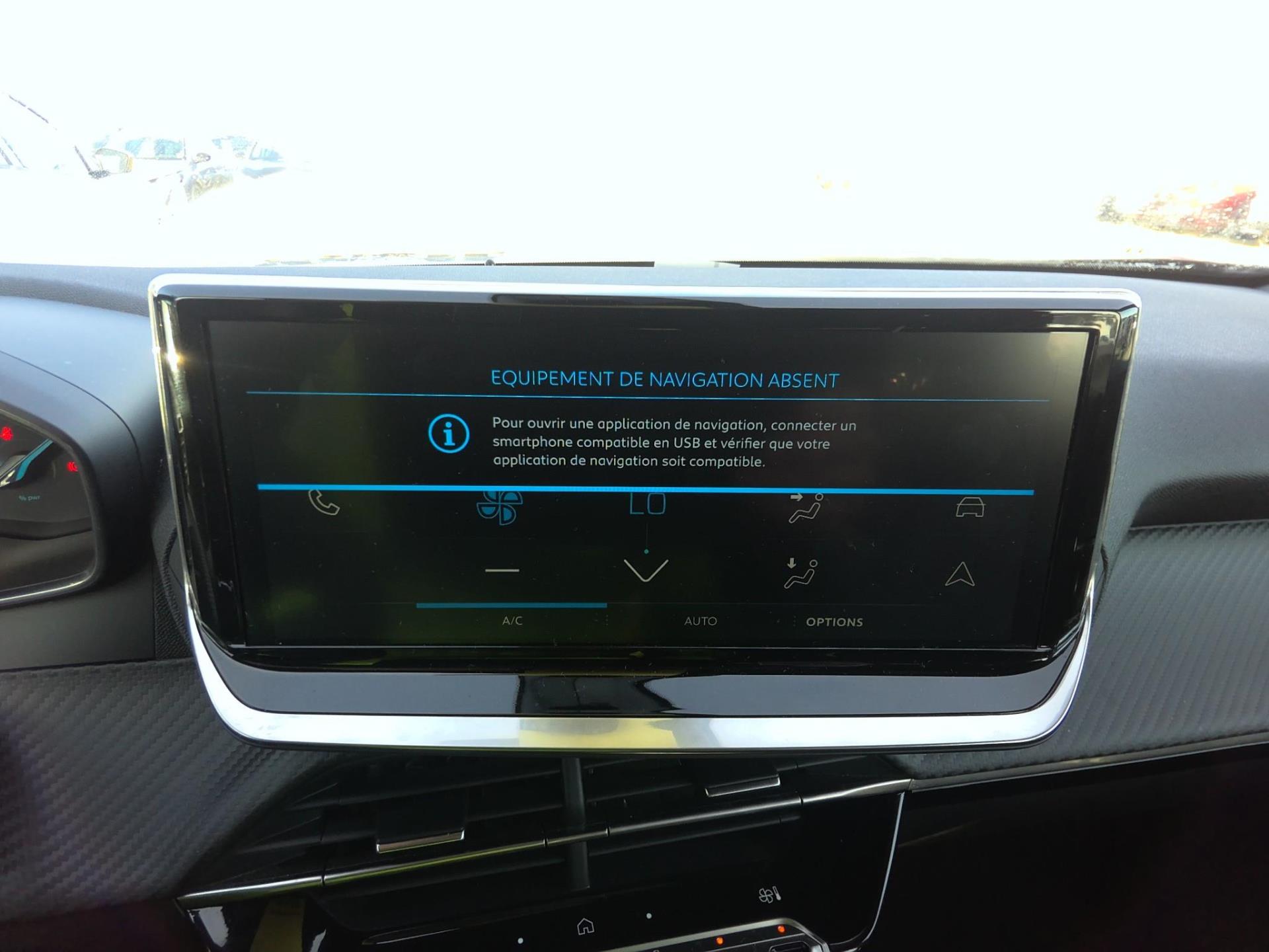 Peugeot 2008 Hybrid 136 e-DCS6 Style 2025