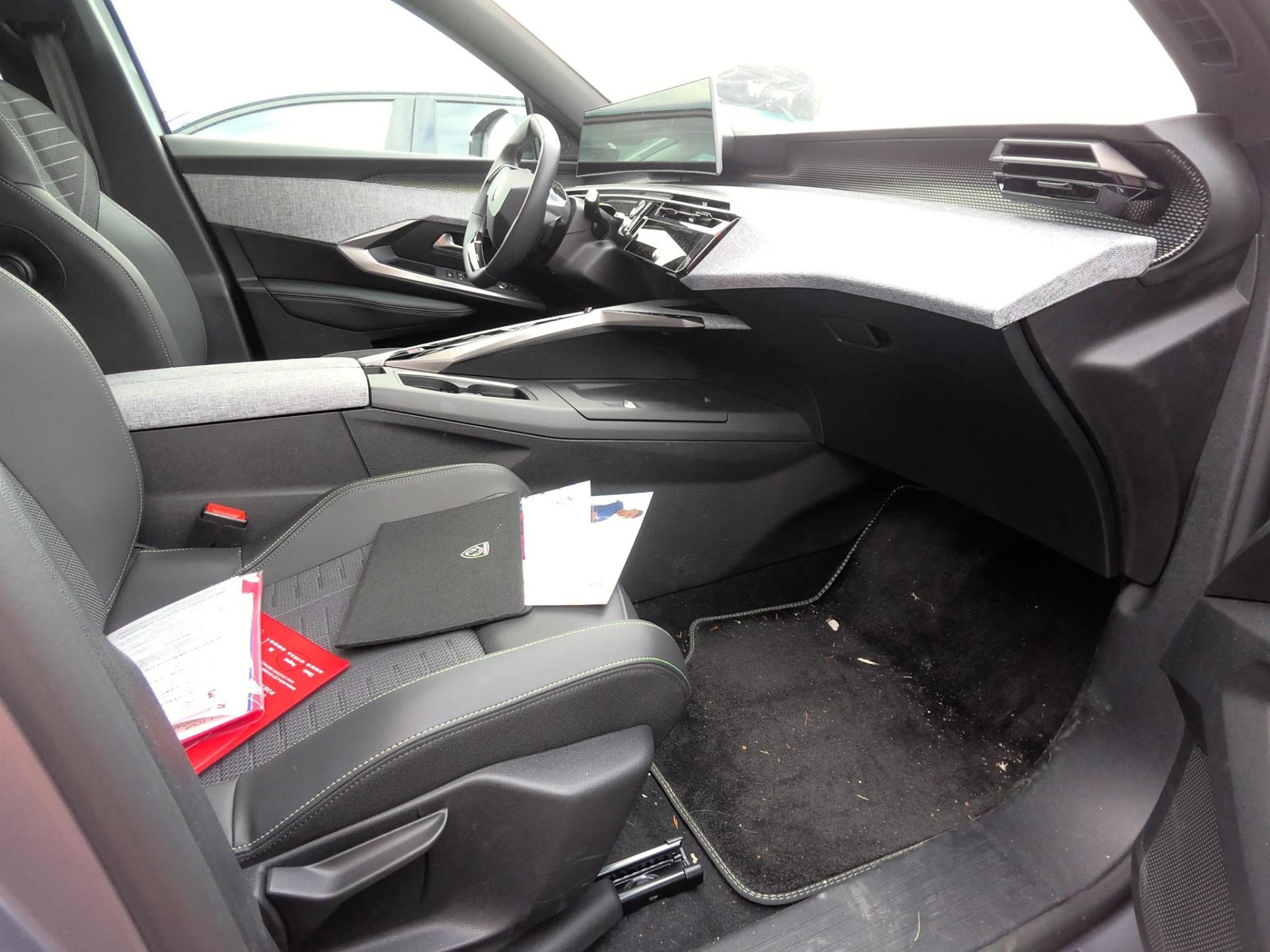 Peugeot 3008 Hybrid 136 e-DCS6 GT 2025