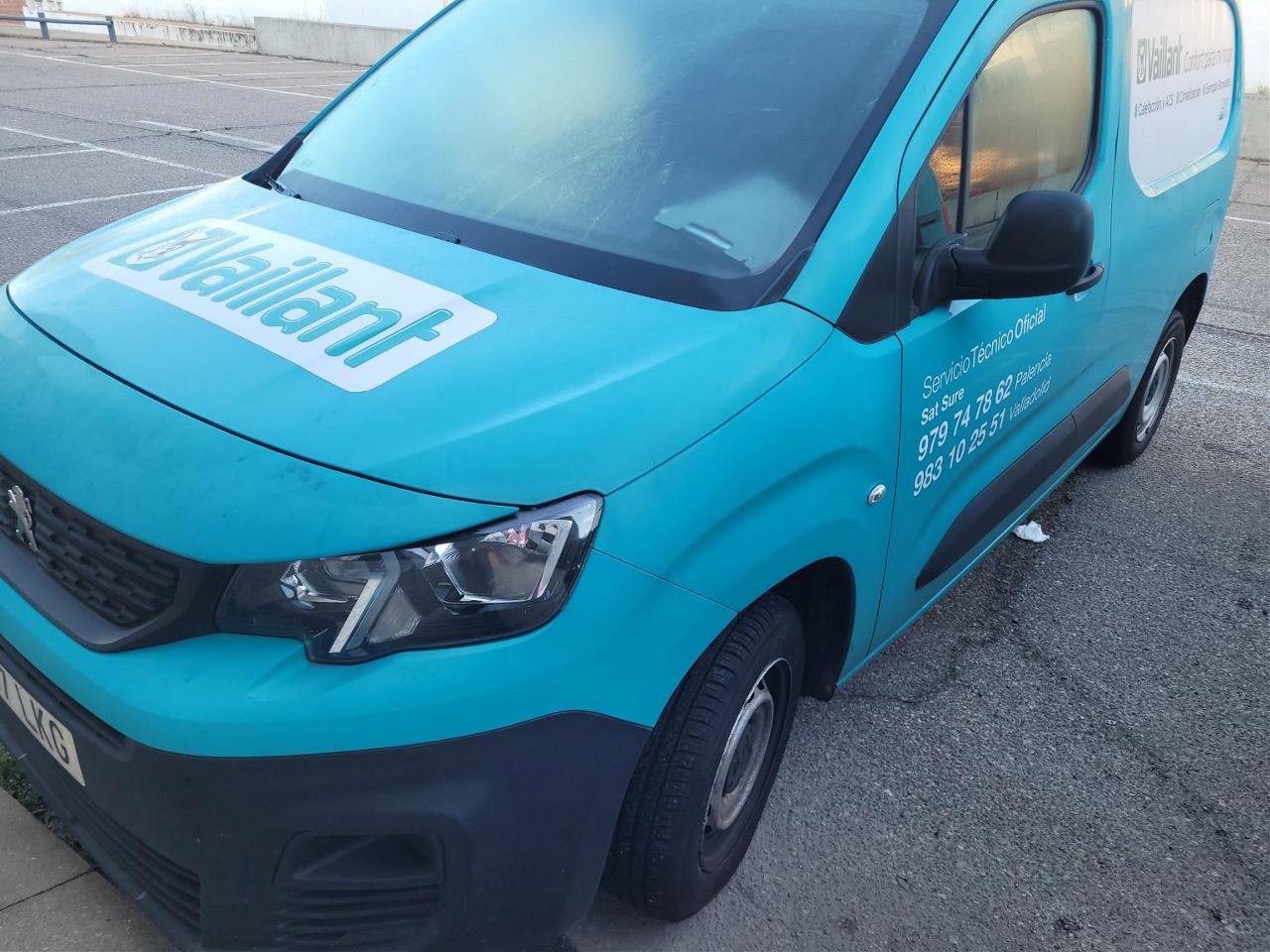 Peugeot Partner Nuevo Partner Pro Standard 600kg BlueHDi 75 5 Vel. MAN ?6.2 ( . )
