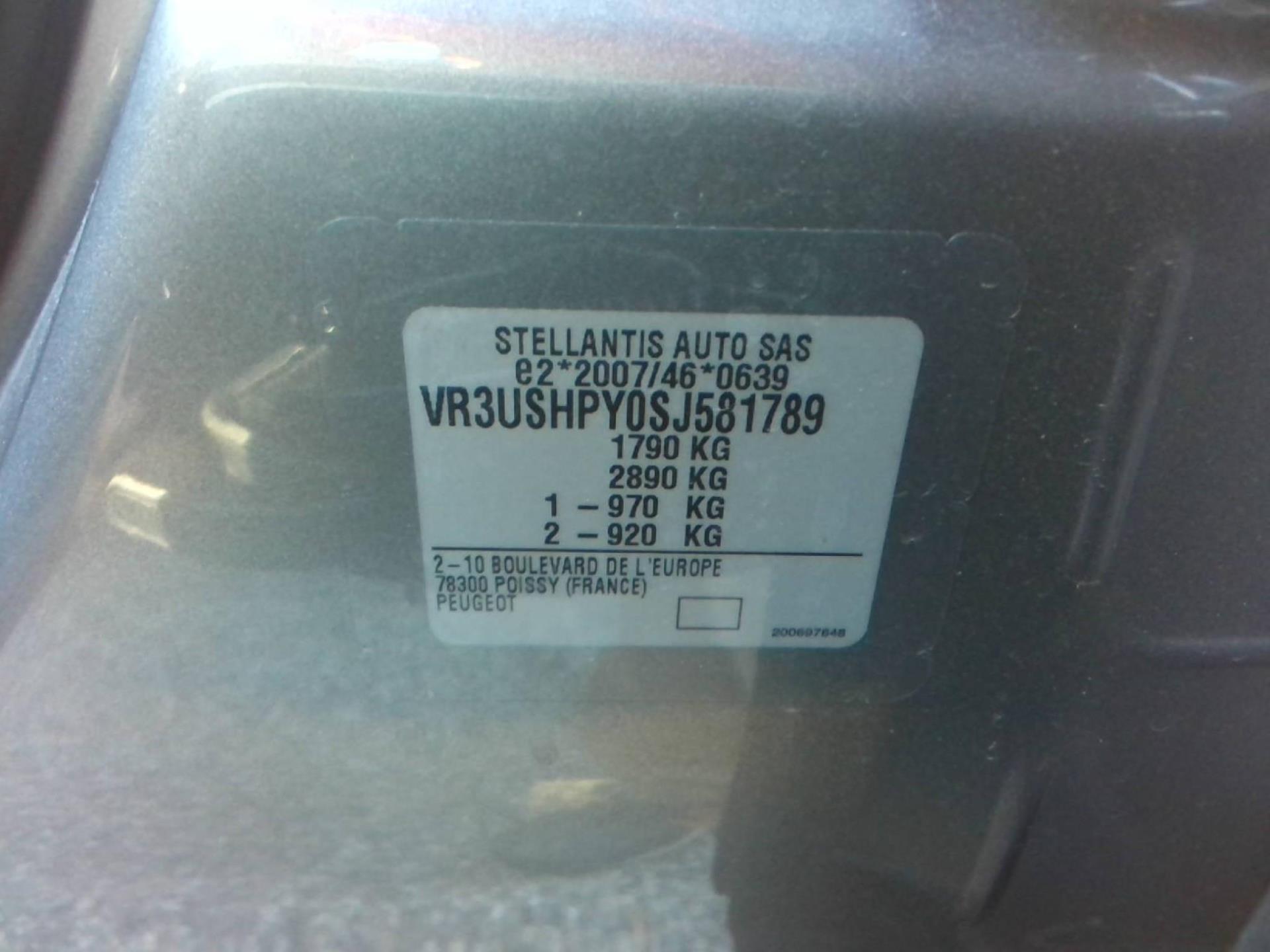 Peugeot 2008 Hybrid 136 e-DCS6 Style 2025