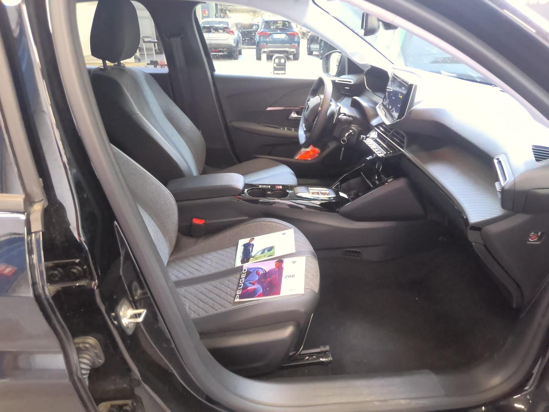 Peugeot 208 Hybrid 110 ch e-DCS6 Allure 2025