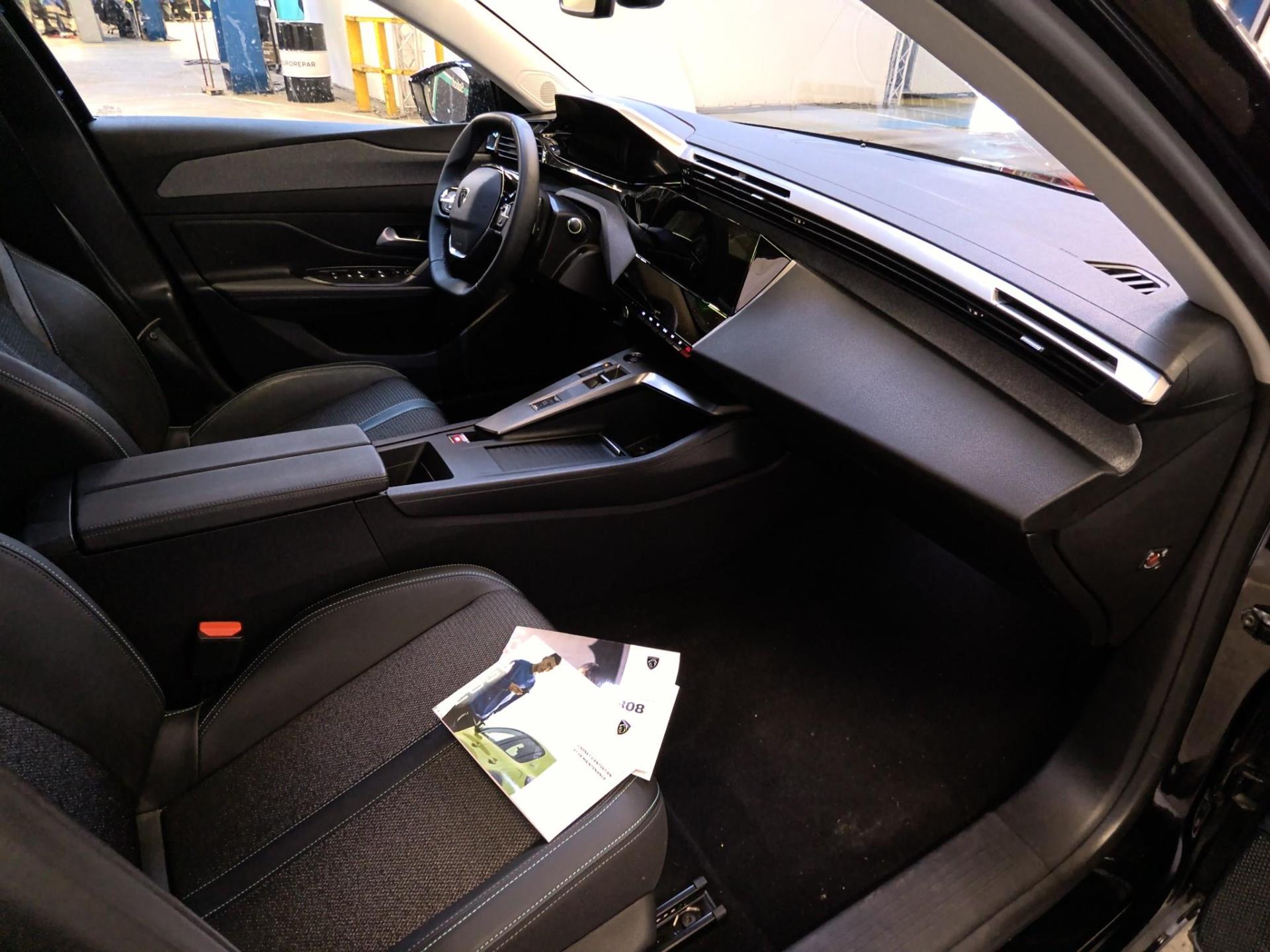 Peugeot 308 SW Hybrid 145 e-DCS6 Allure 2025
