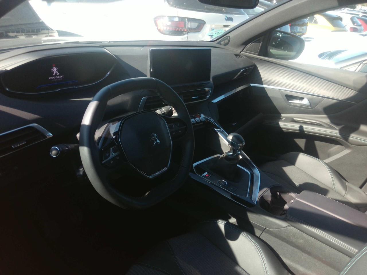 Peugeot 3008 3008 Allure Pack Gasolina 130 S&S 6 Vel. MAN