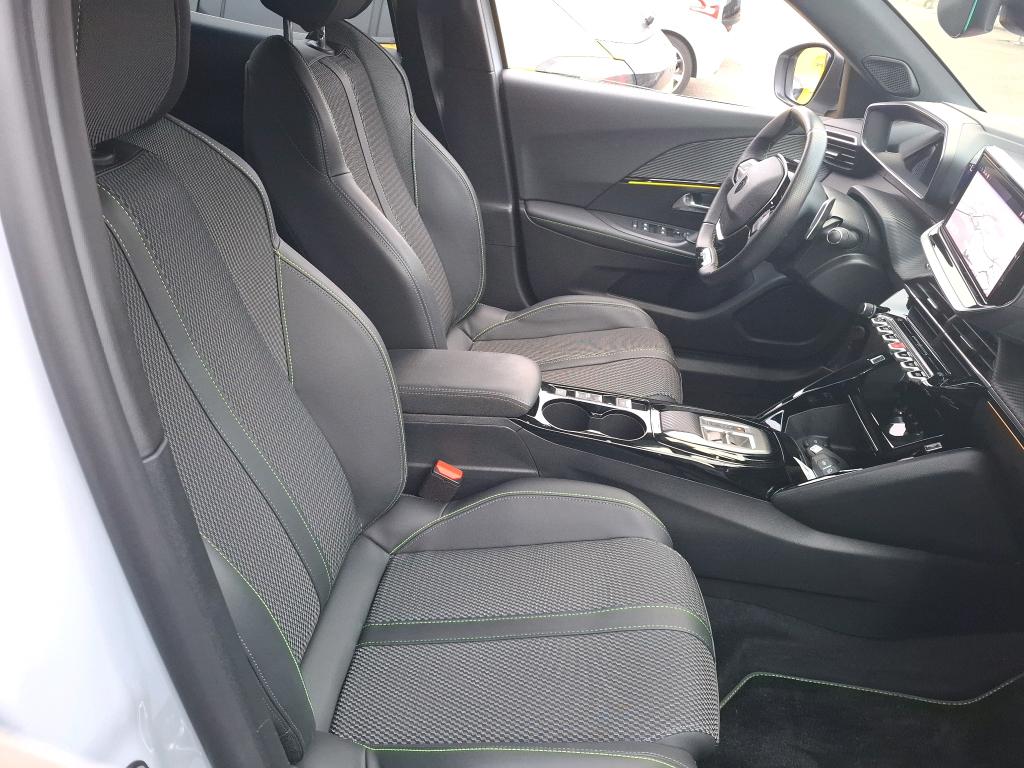 Peugeot 2008 PureTech 130 S&S EAT8 GT 2023