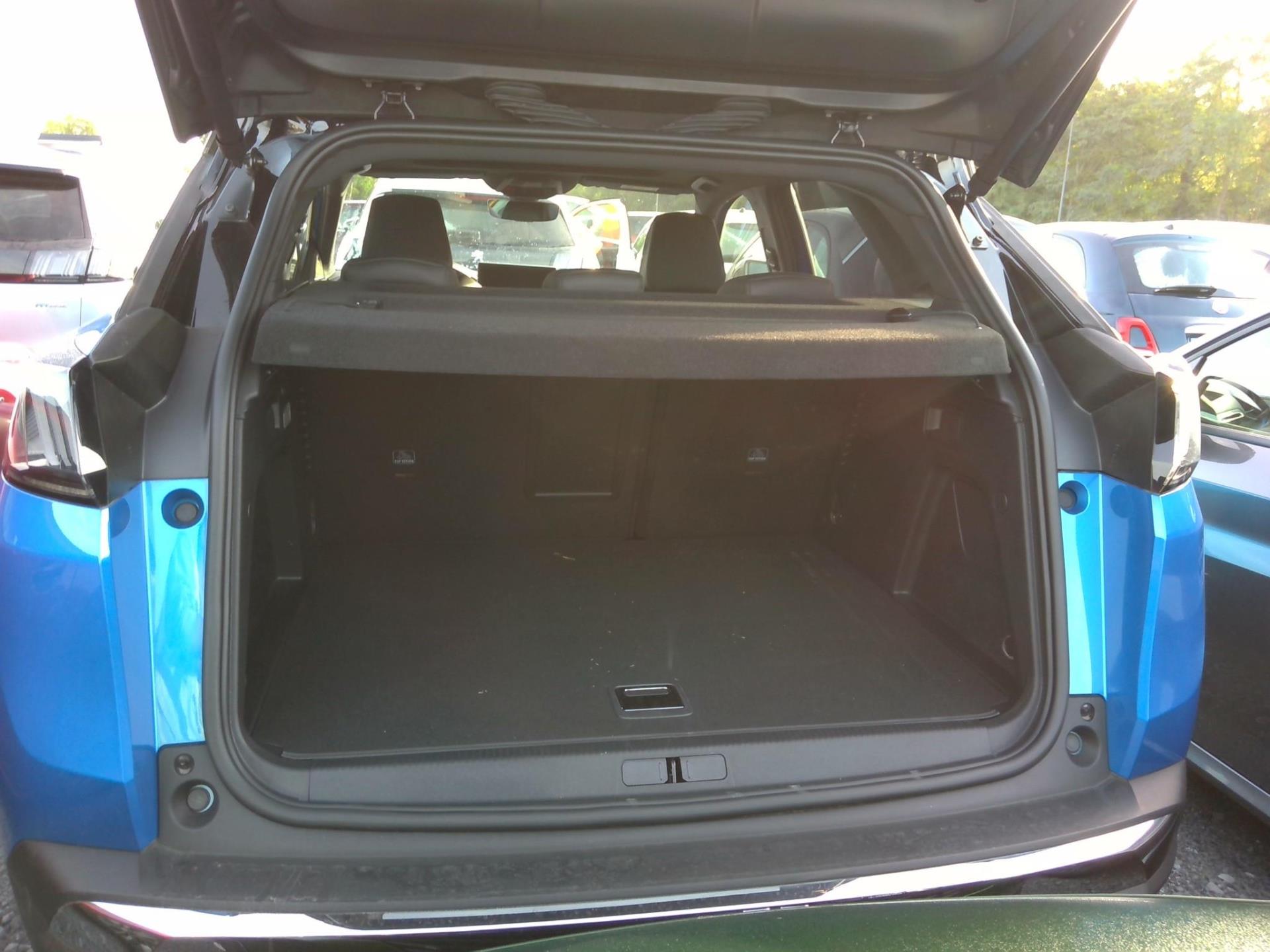 Peugeot 3008 Hybrid4 300 e-EAT8 GT 2022