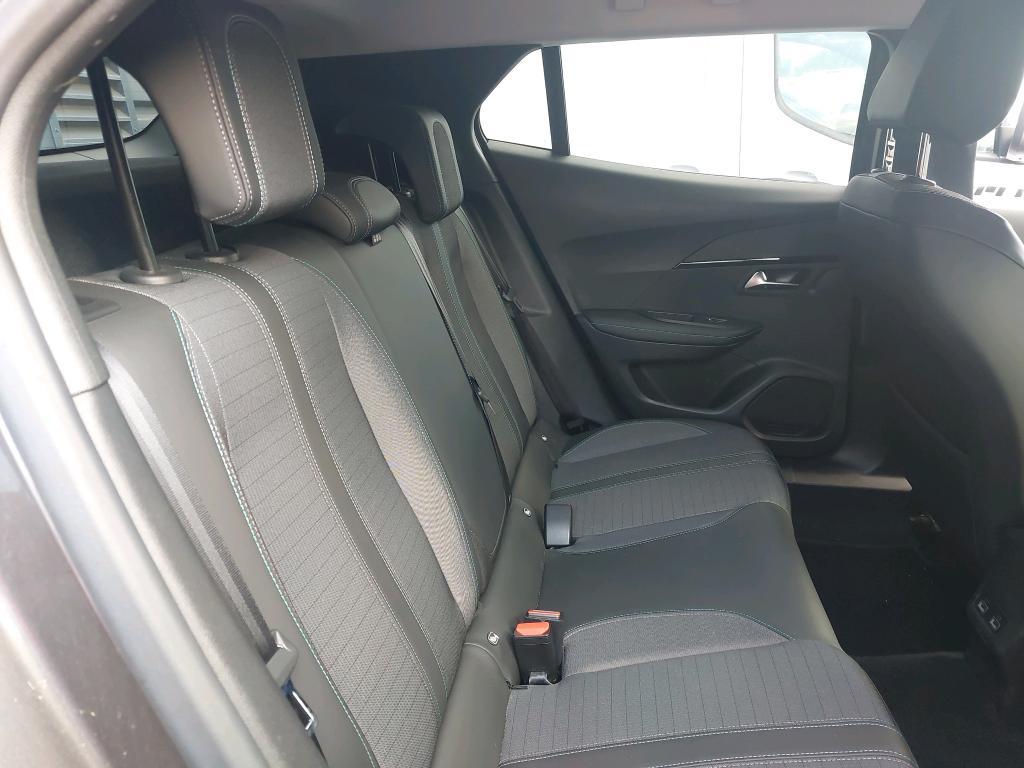 Peugeot 2008 BlueHDi 130 S&S EAT8 Allure 2021