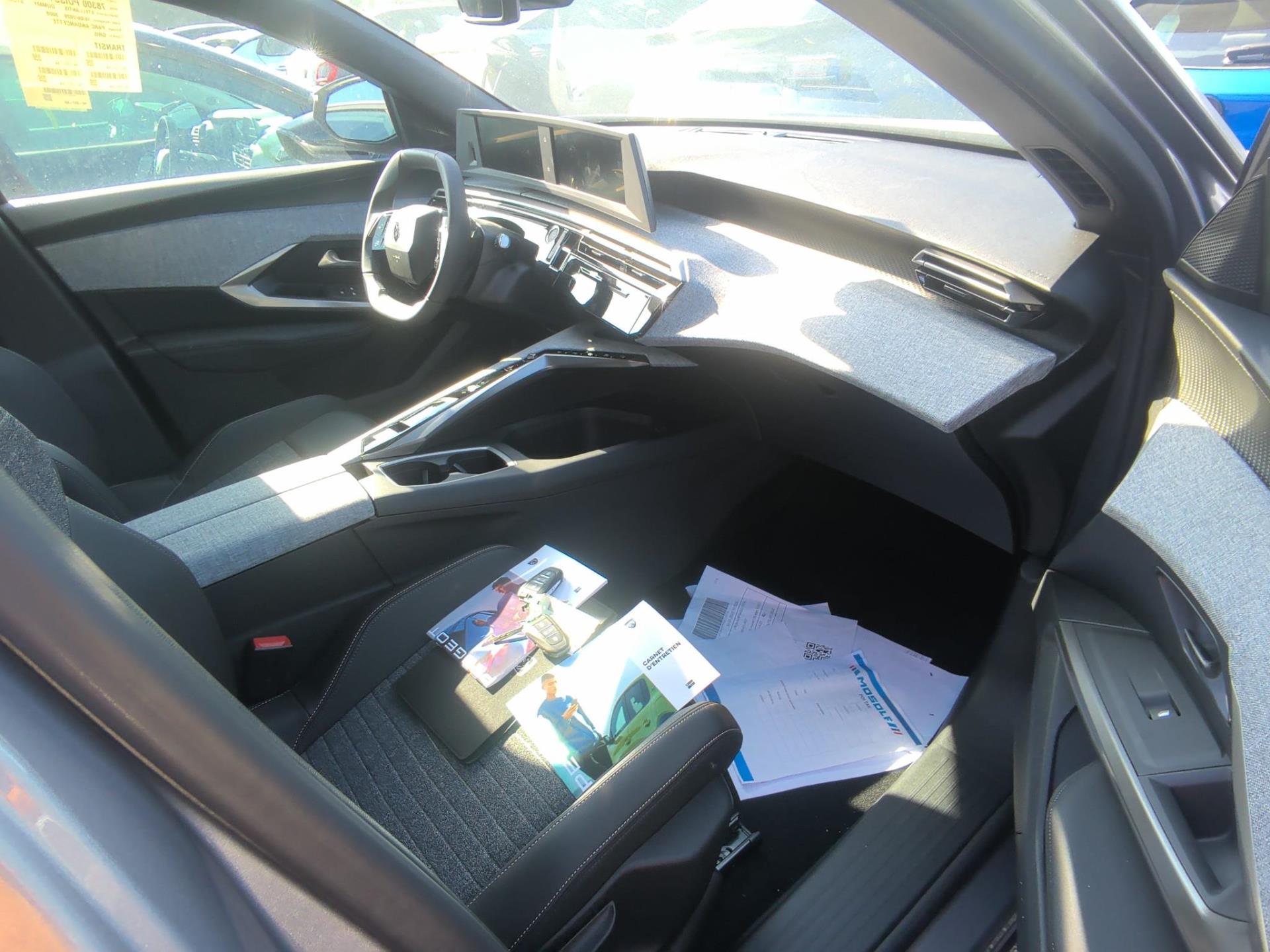 Peugeot 3008 Hybrid 145 e-DCS6 Allure 2025