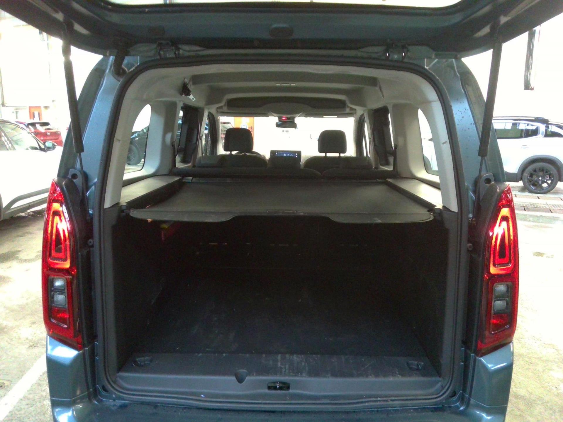 Opel E-Combo Life Taille XL 136 ch 100 kW Batterie 54 kWh Elegance 2024