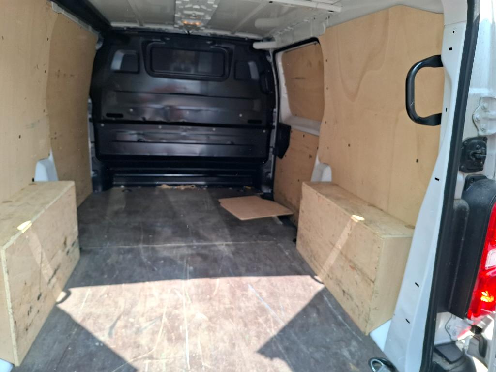 Peugeot EXPERT FGN TOLE STANDARD 2.0  BLUEHDI 120 S&S BVM6 PREMIUM 2018