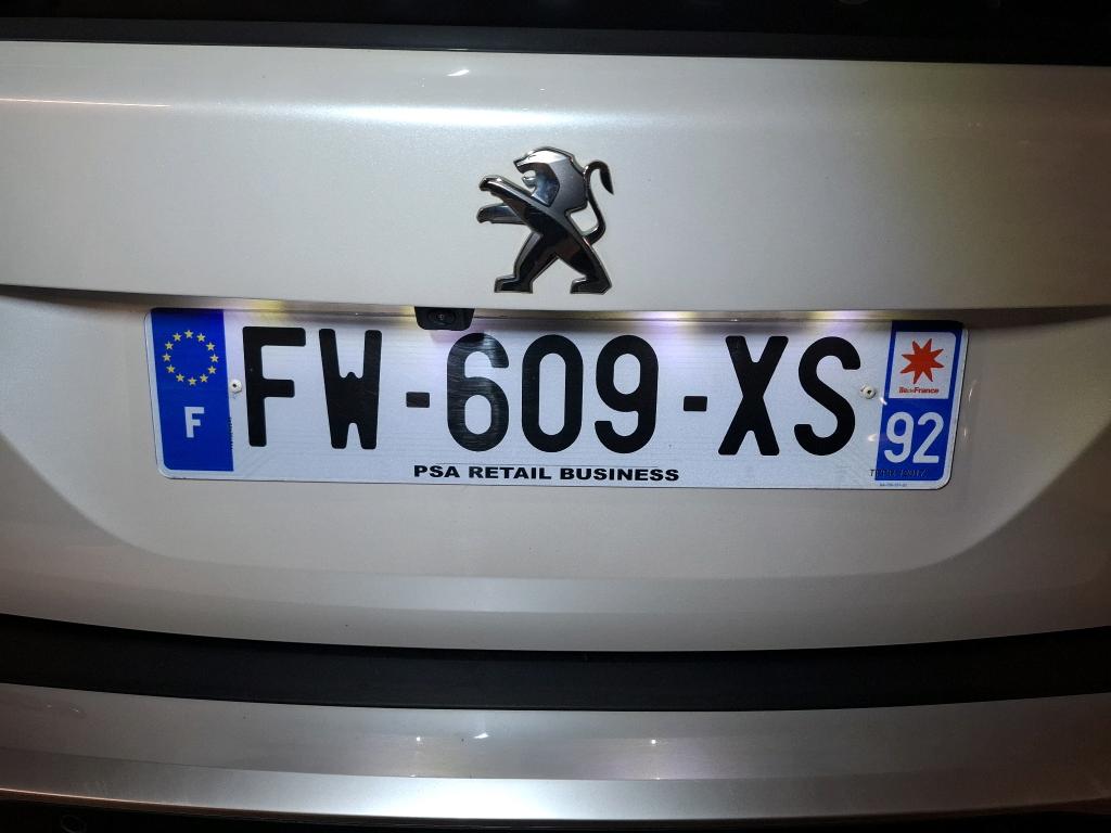 Peugeot 2008 BlueHDi 130 S&S EAT8 Allure Business 2021