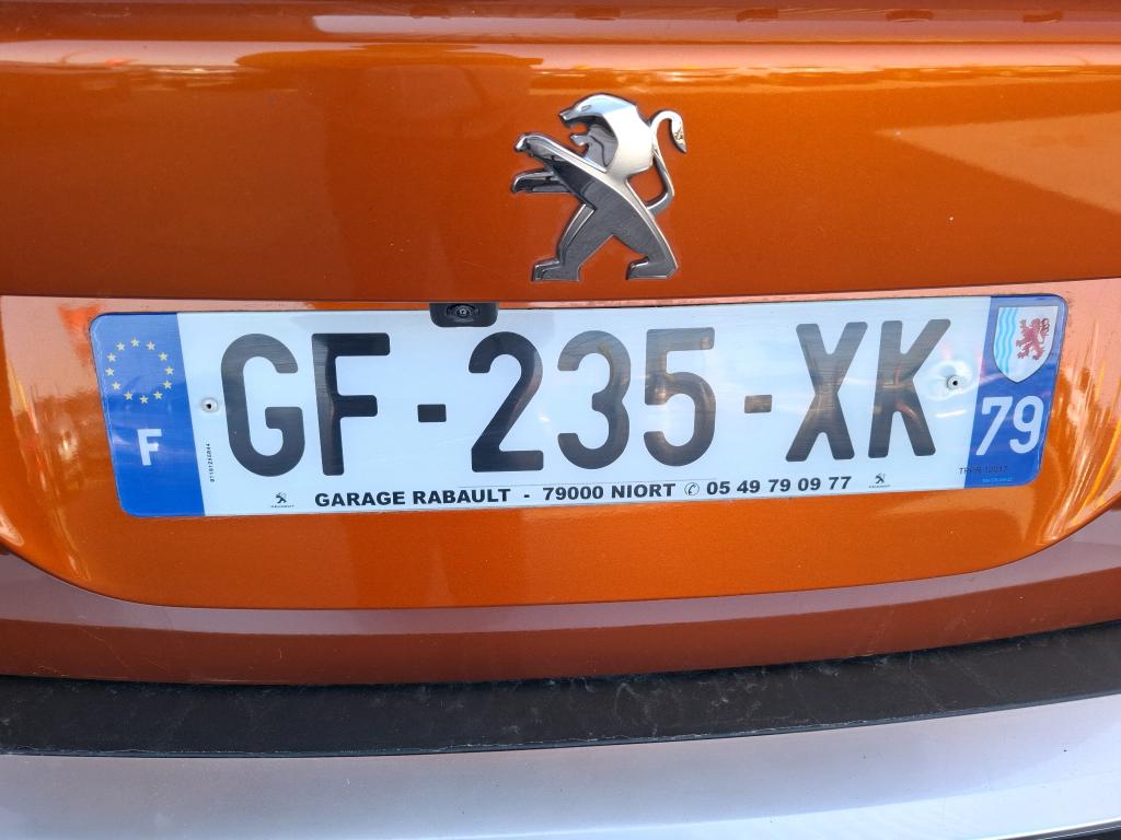 Peugeot 2008 BlueHDi 130 S&S EAT8 Allure Pack 2022