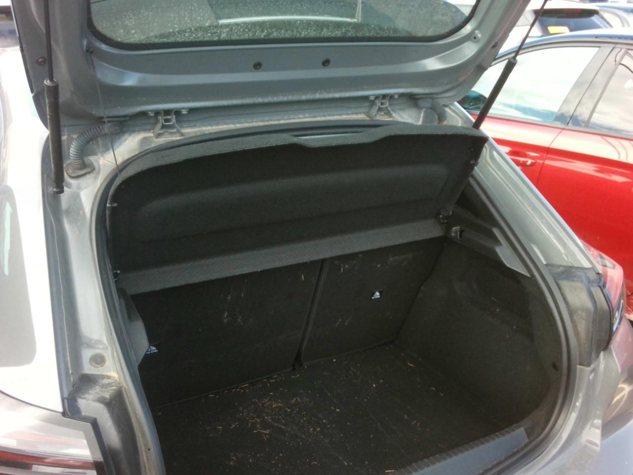 Foto Peugeot 208 8