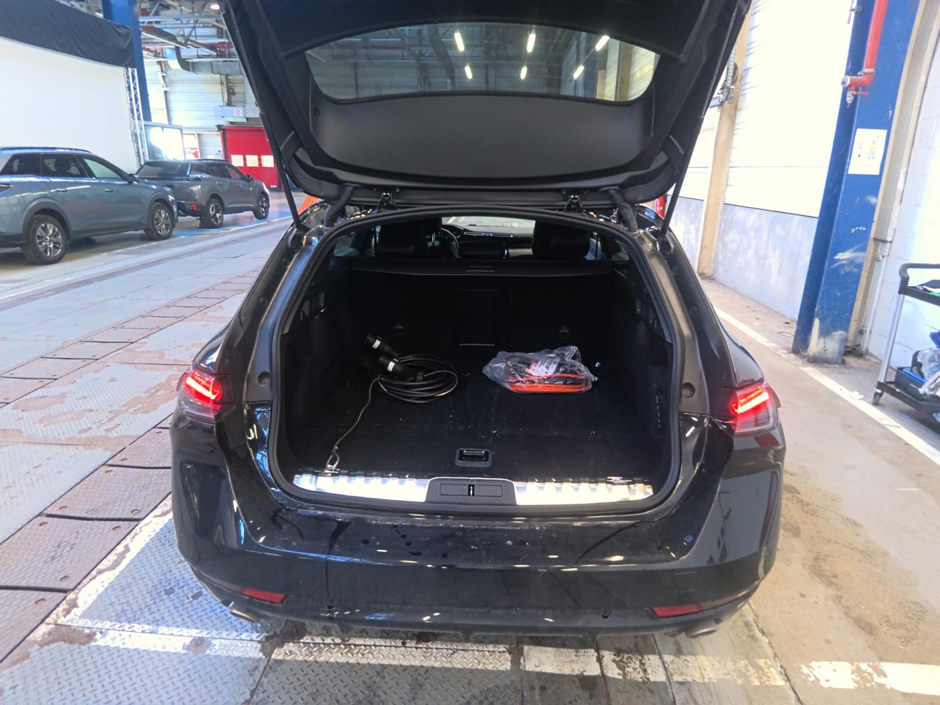 Peugeot 508 SW Hybrid 180 e-EAT8 Allure 2025