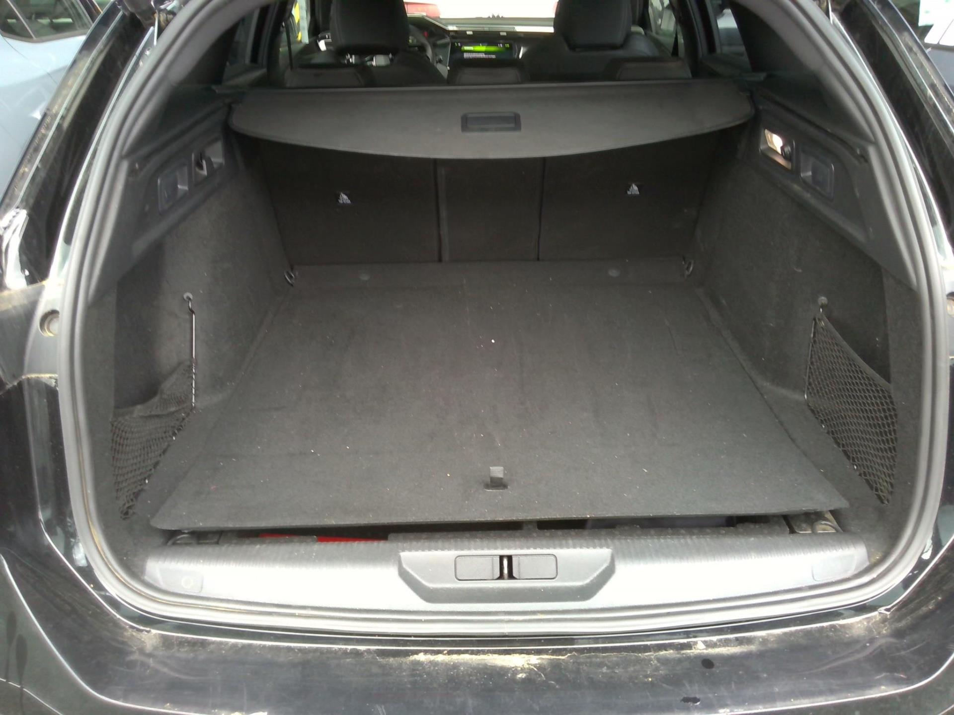 Peugeot 308 SW Hybrid 136 e-DCS6 GT 2024