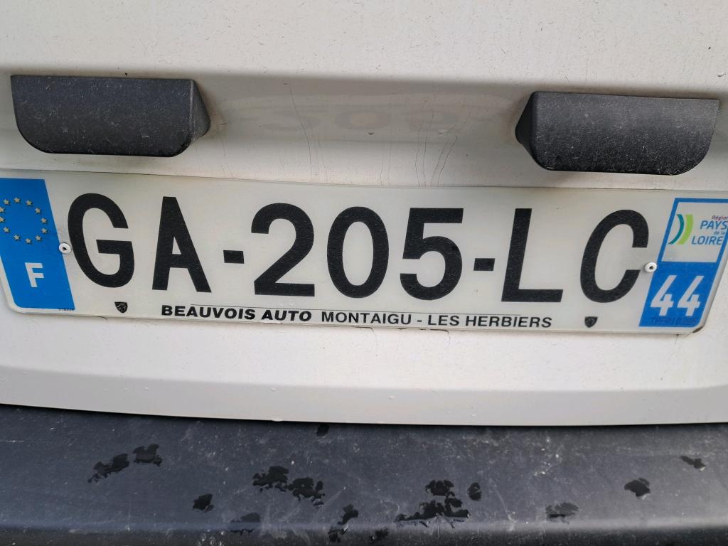 Peugeot PARTNER FOURGON STANDARD 650 KG BLUEHDI 130 S&S EAT8 ASPHALT 2021