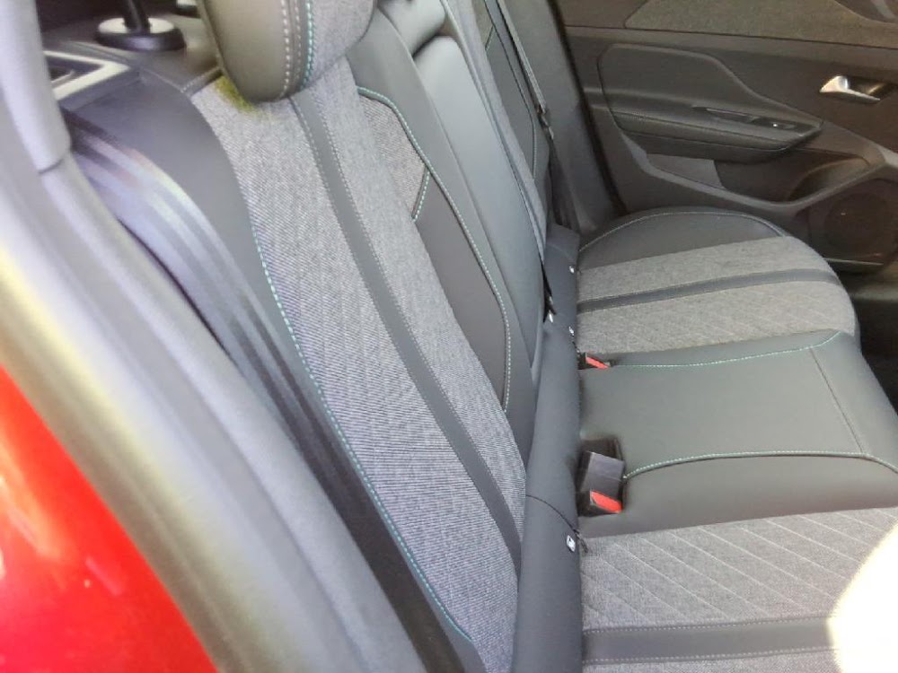 Foto Peugeot 408 13