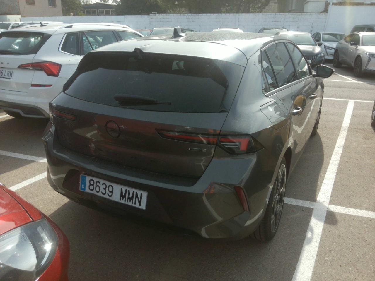 Foto Opel Astra PHEV 4
