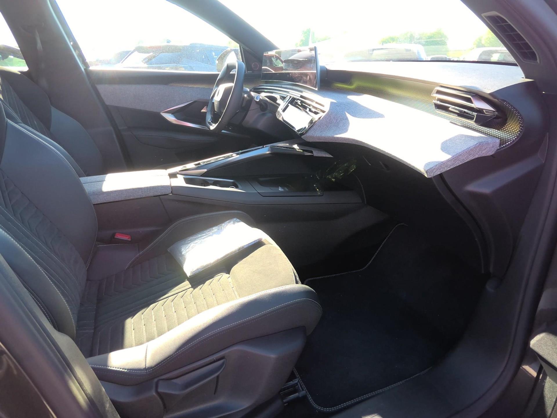 Peugeot 3008 Hybrid 136 e-DCS6 GT 2024
