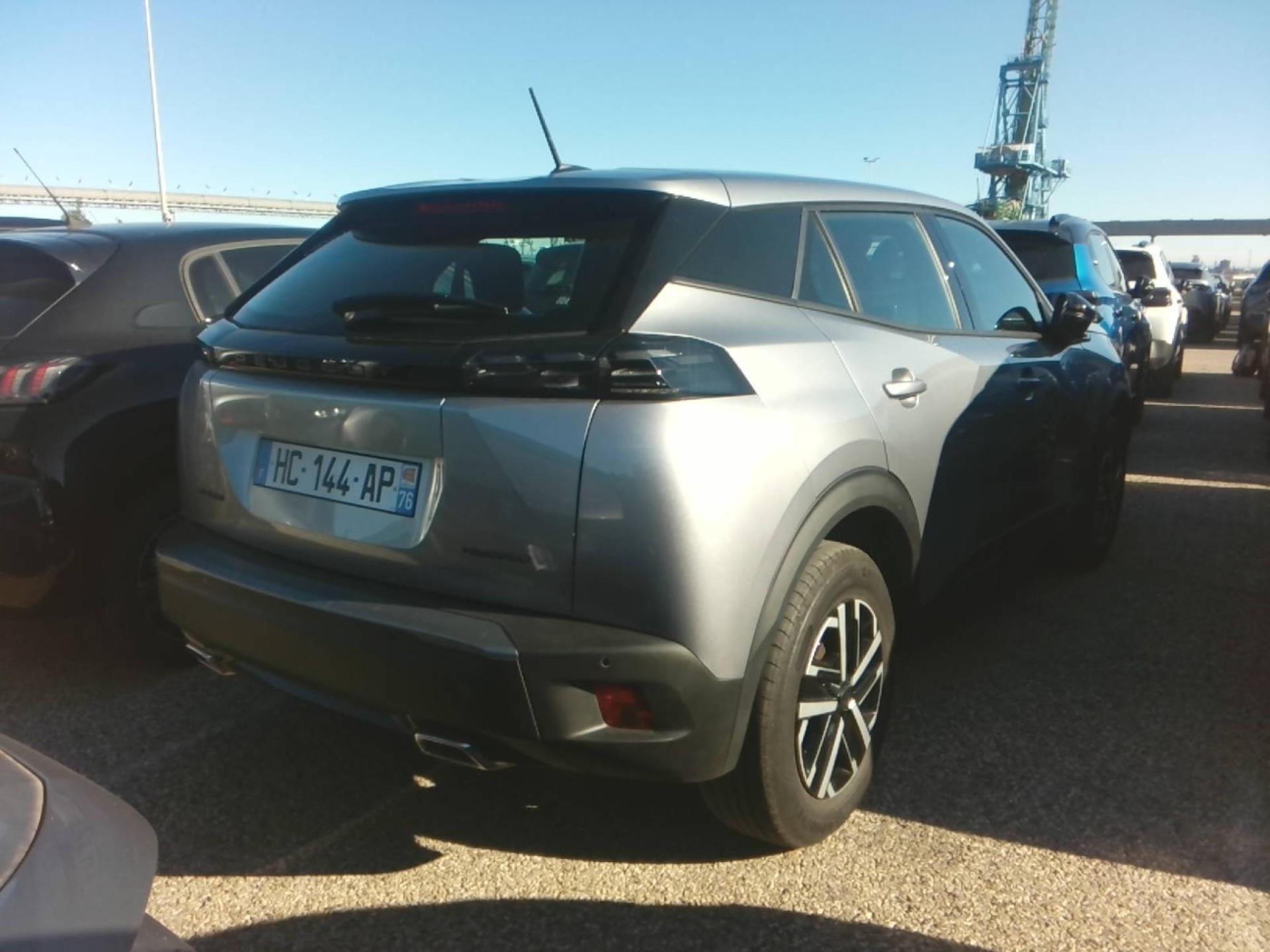 Peugeot 2008 Hybrid 136 e-DCS6 Style 2025