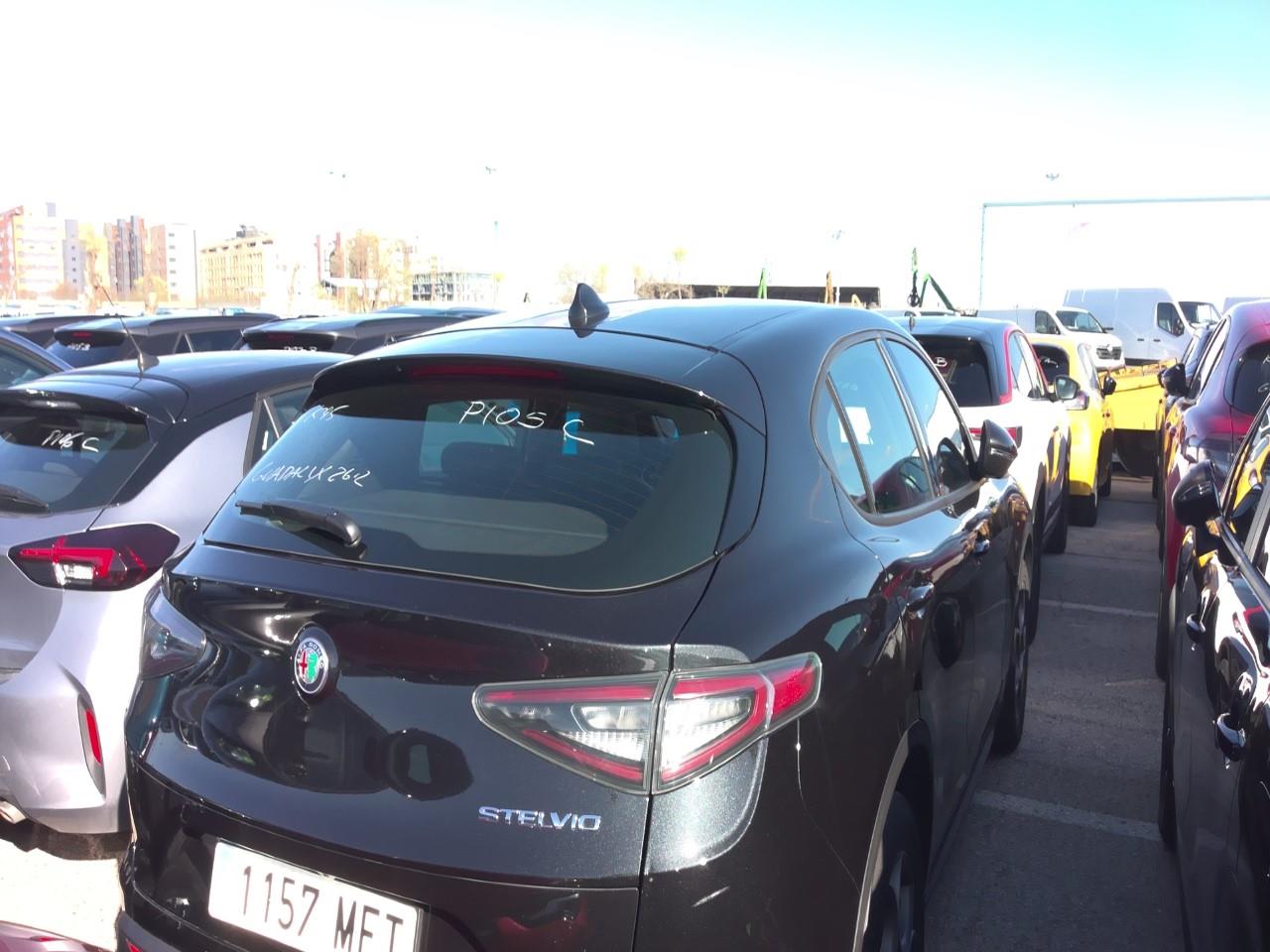 Foto Alfa Romeo Stelvio 4