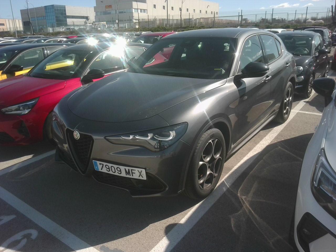 Foto Alfa Romeo Stelvio 2