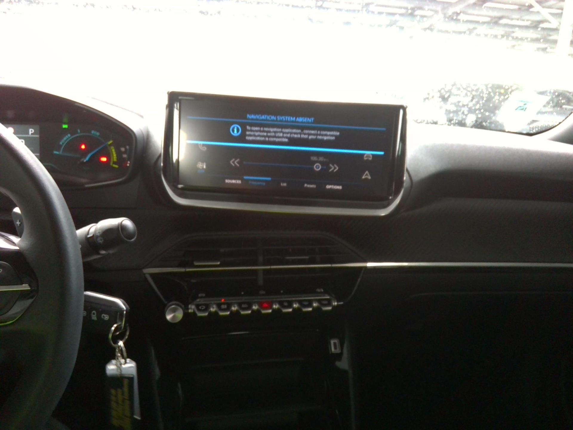 Peugeot 2008 Hybrid 145 e-DCS6 Style 2025