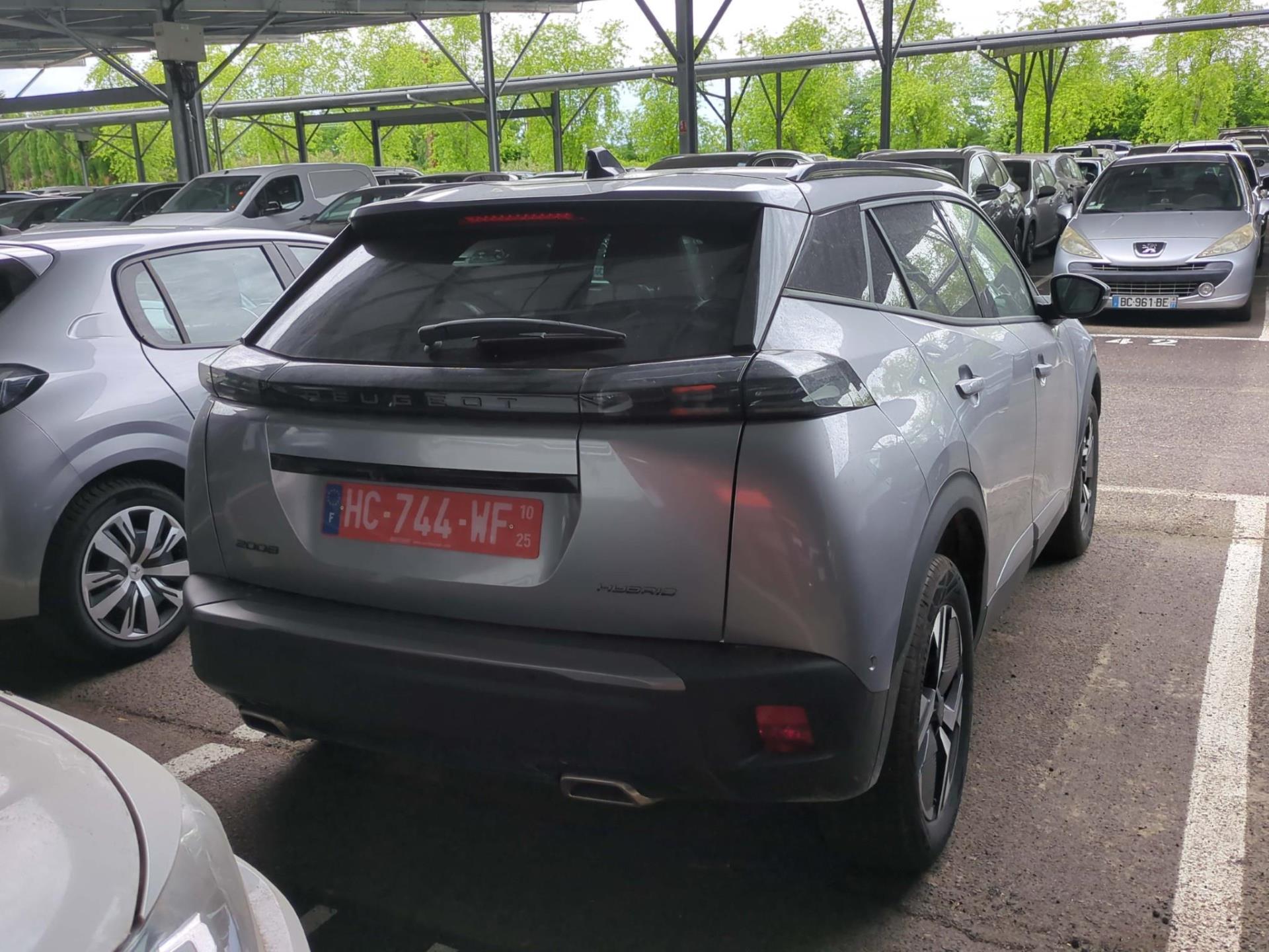 Peugeot 2008 Hybrid 136 e-DCS6 Allure 2025