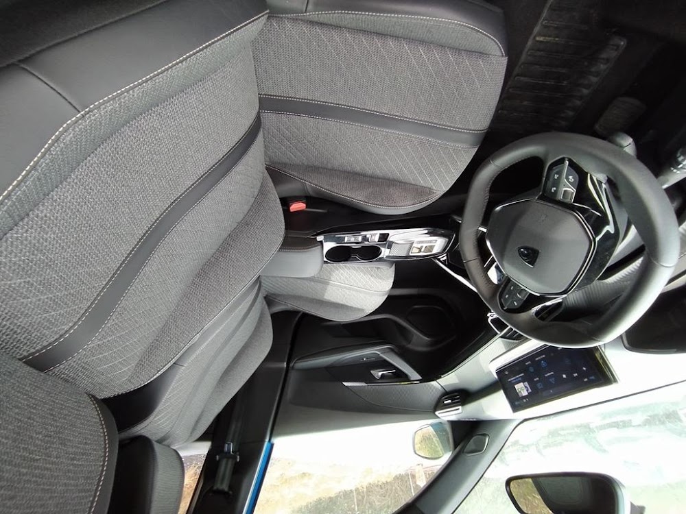 Foto Peugeot 2008 11