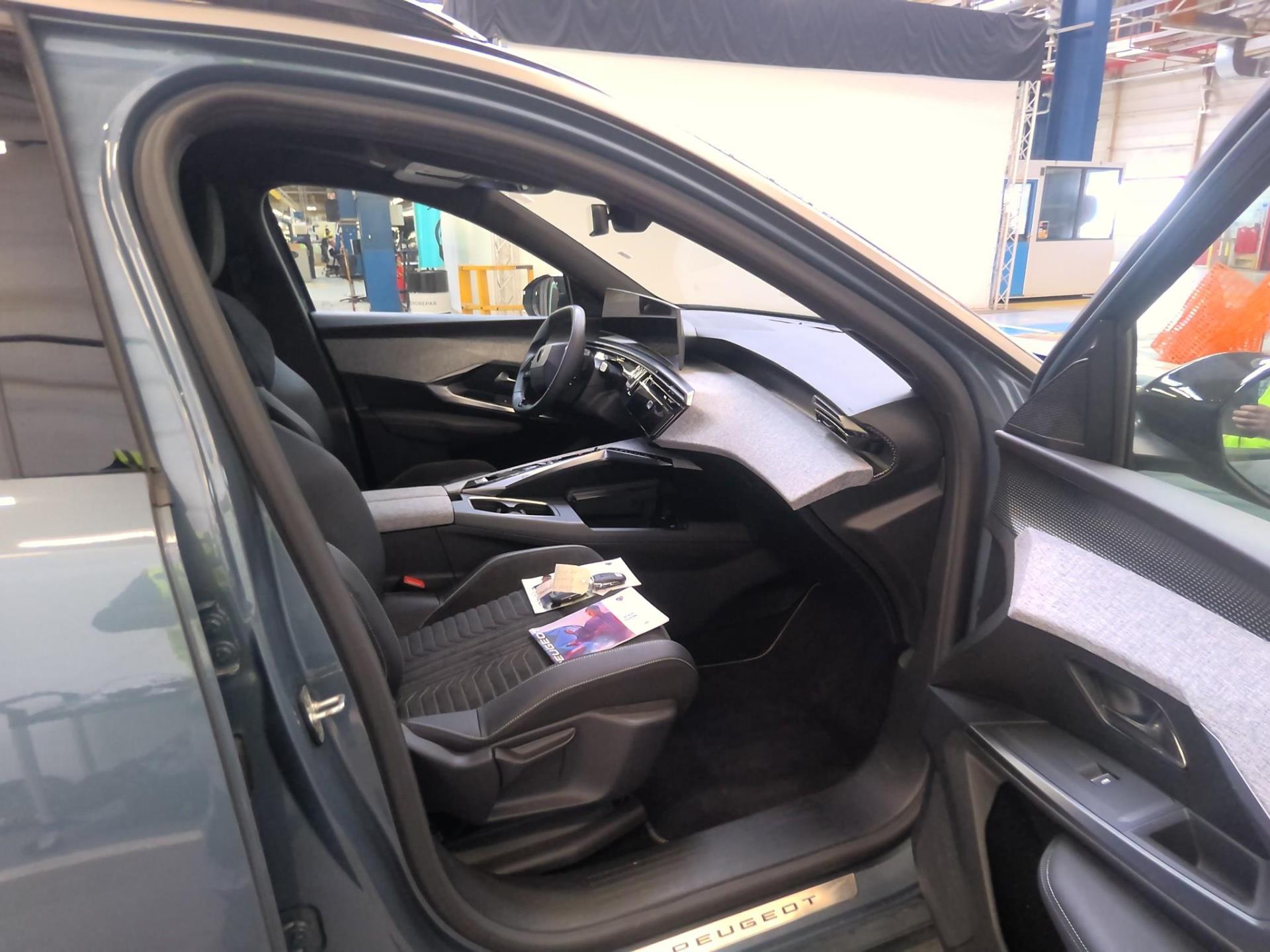 Peugeot 5008 Hybrid 136 e-DCS6 GT 2024