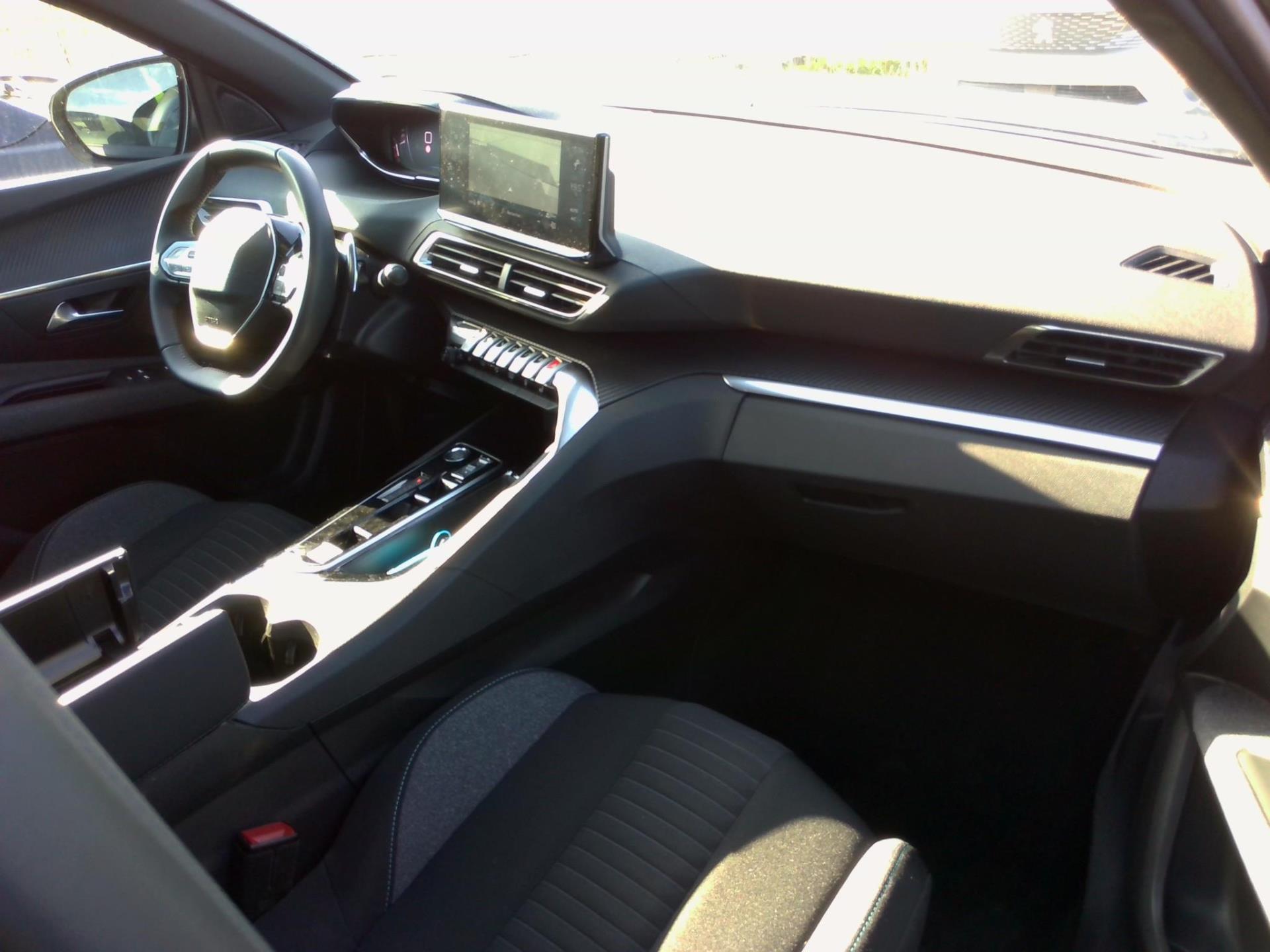 Peugeot 3008 BlueHDi 130ch S&S EAT8 Active Pack 2024