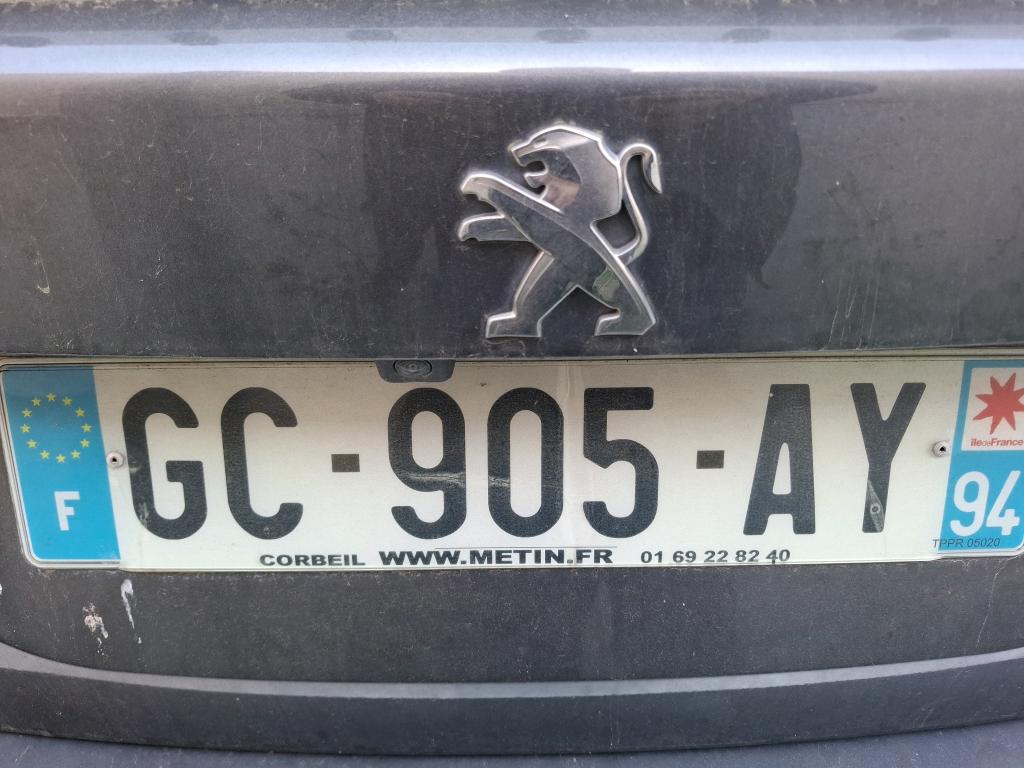 Peugeot 2008 PureTech 130 S&S EAT8 GT 2021