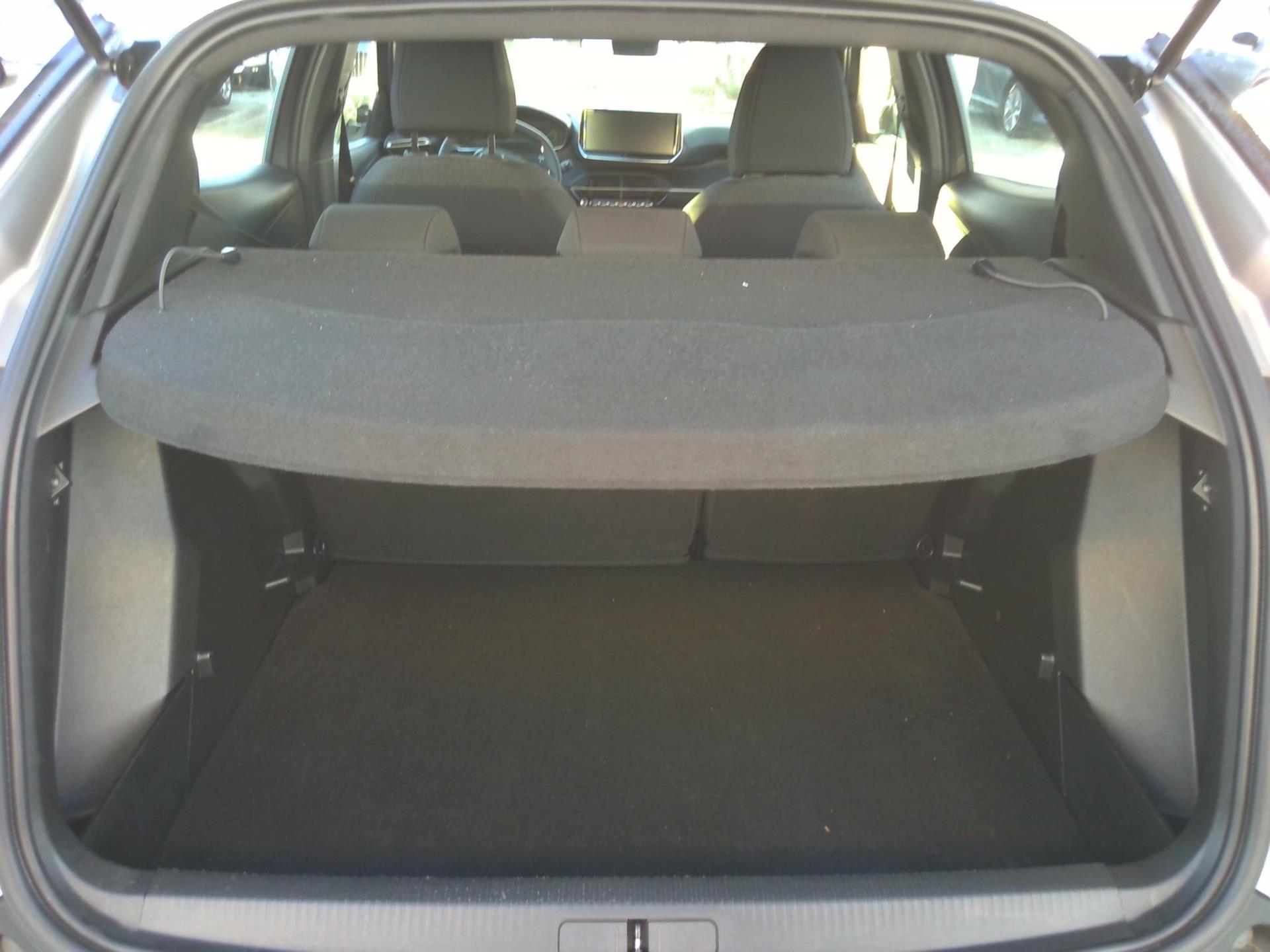 Peugeot 2008 Hybrid 136 e-DCS6 Style 2025