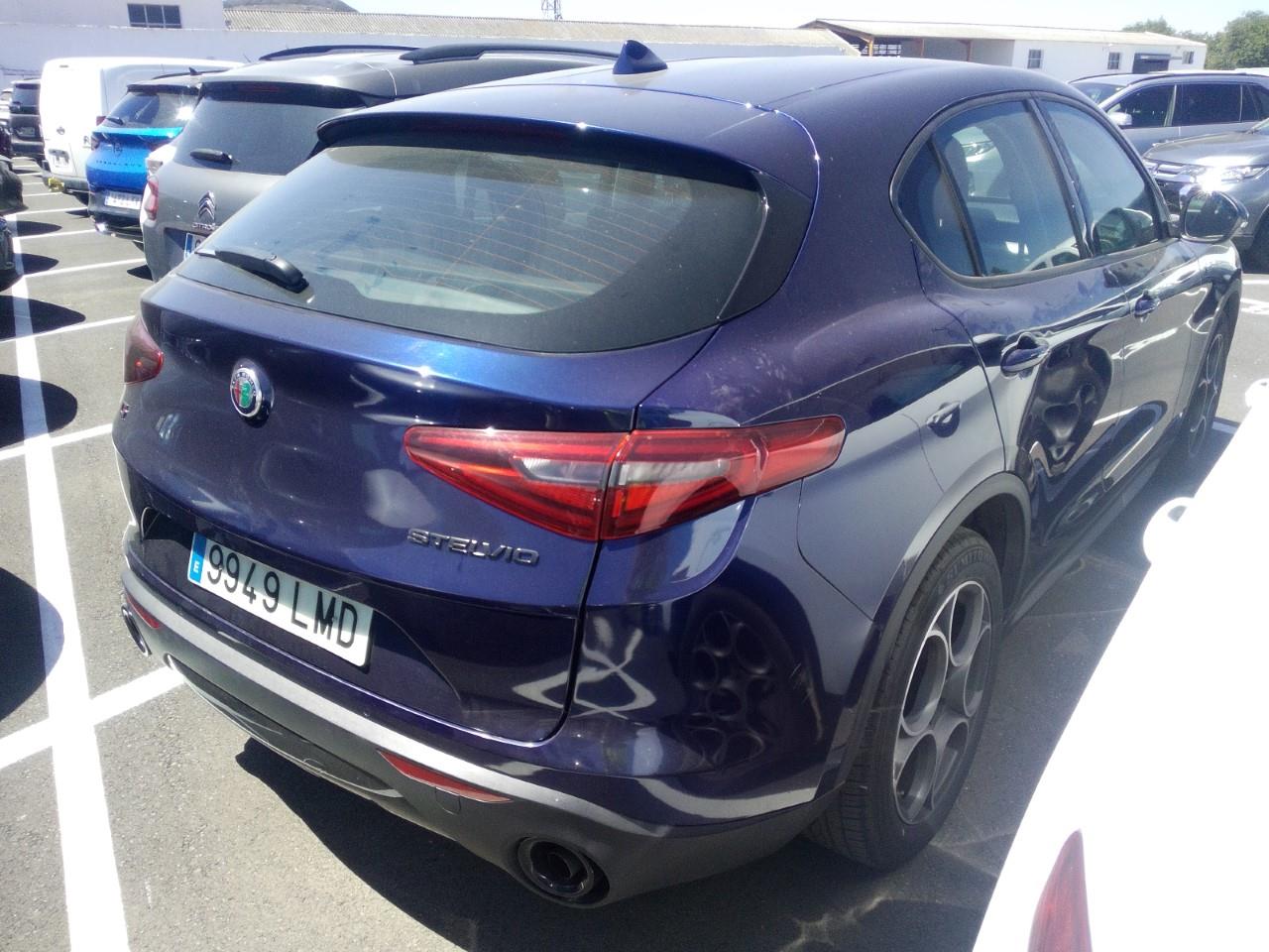 Foto Alfa Romeo Stelvio 4