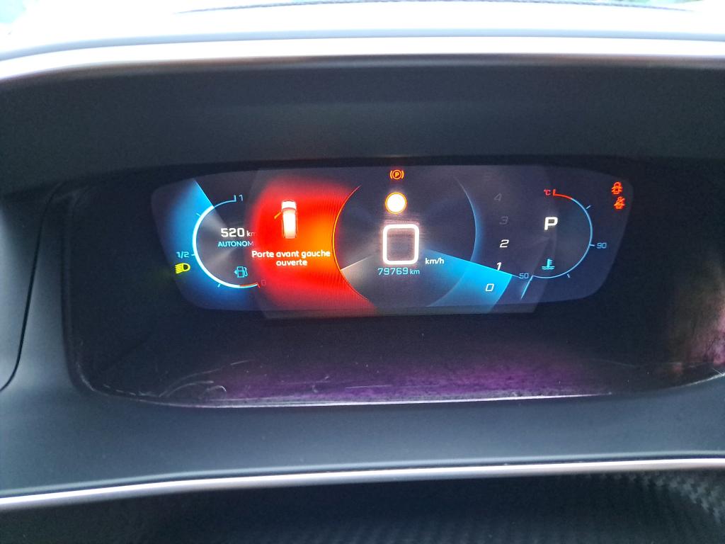 Peugeot 2008 BlueHDi 130 S&S EAT8 Allure Business 2021