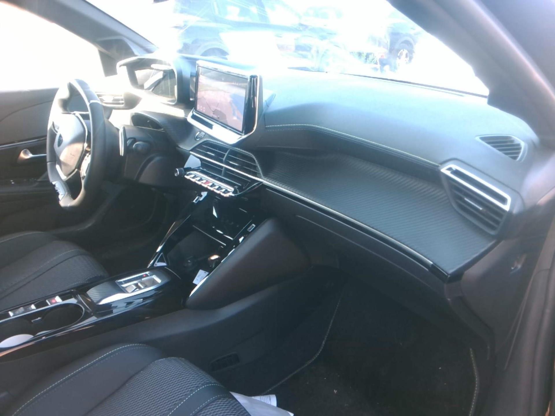 Peugeot 208 Hybrid 100 e-DCS6 GT 2025