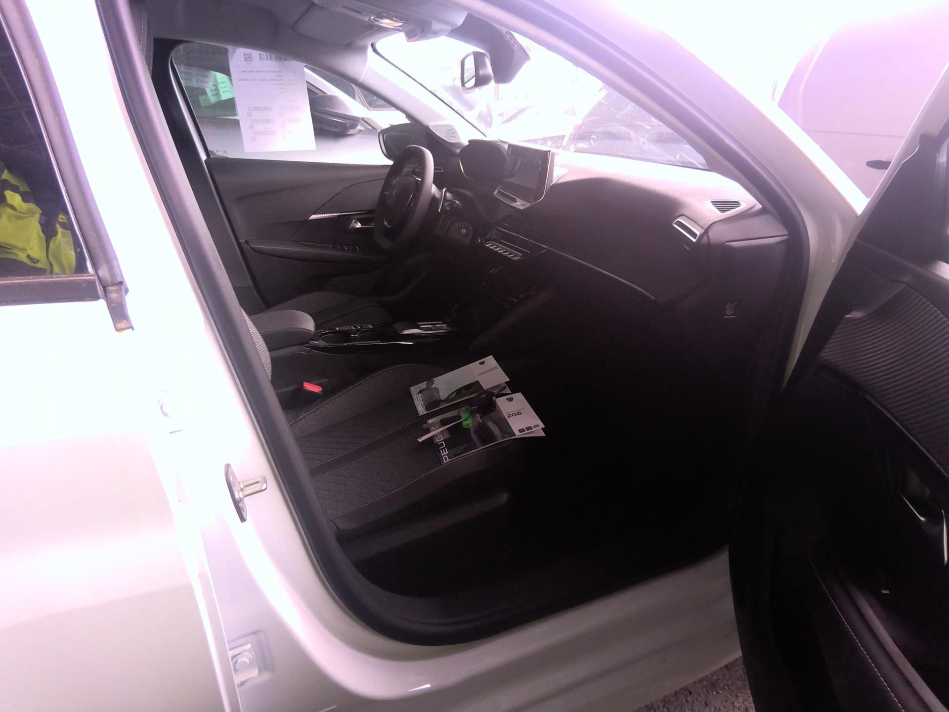 Peugeot 208 Hybrid 110 ch e-DCS6 Allure 2025