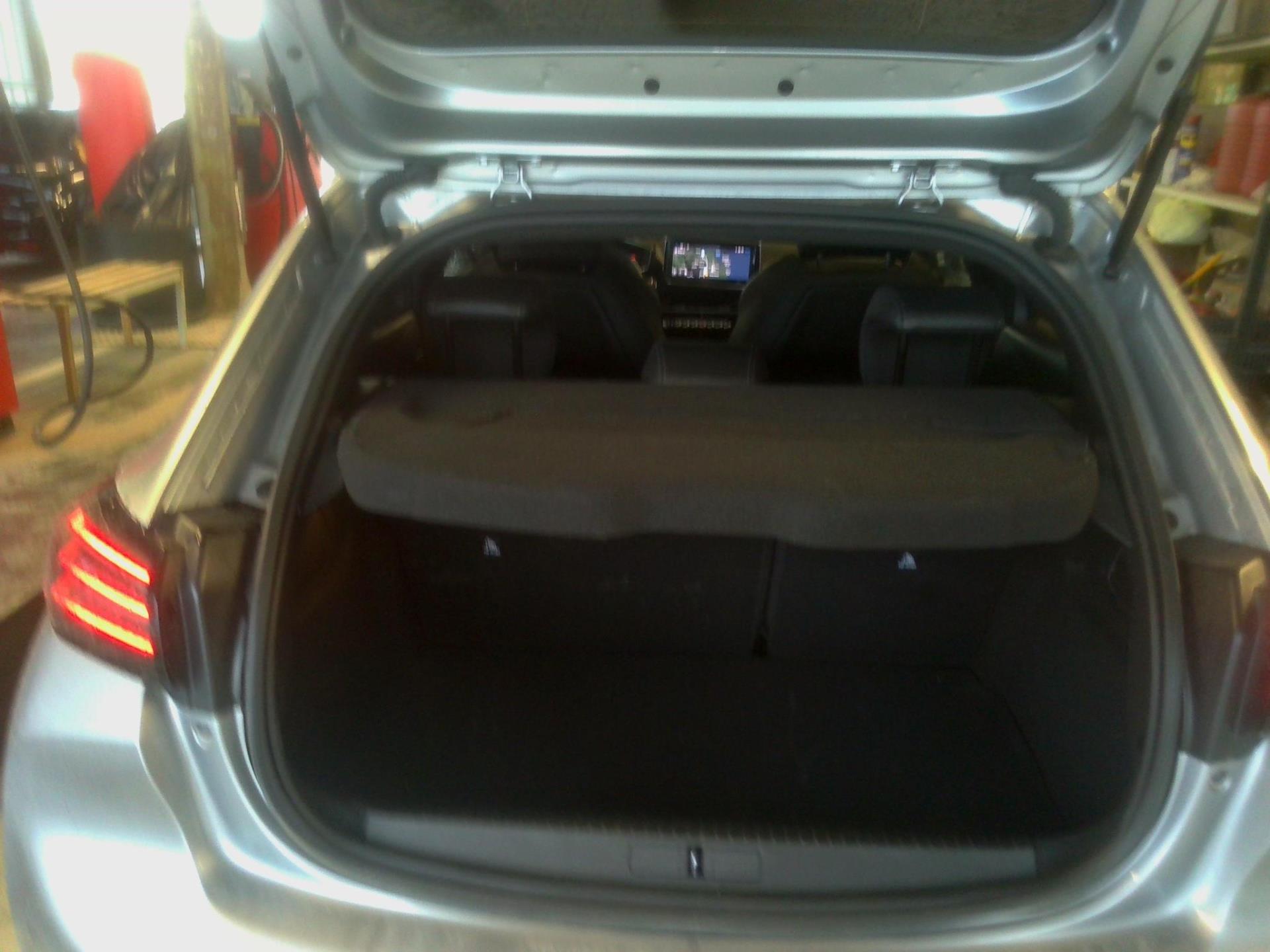 Peugeot 208 Hybrid 136 e-DCS6 GT 2024