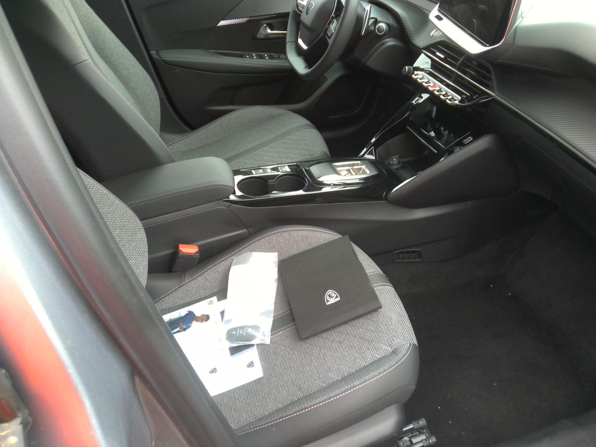 Peugeot 208 Hybrid 100 e-DCS6 Allure 2024