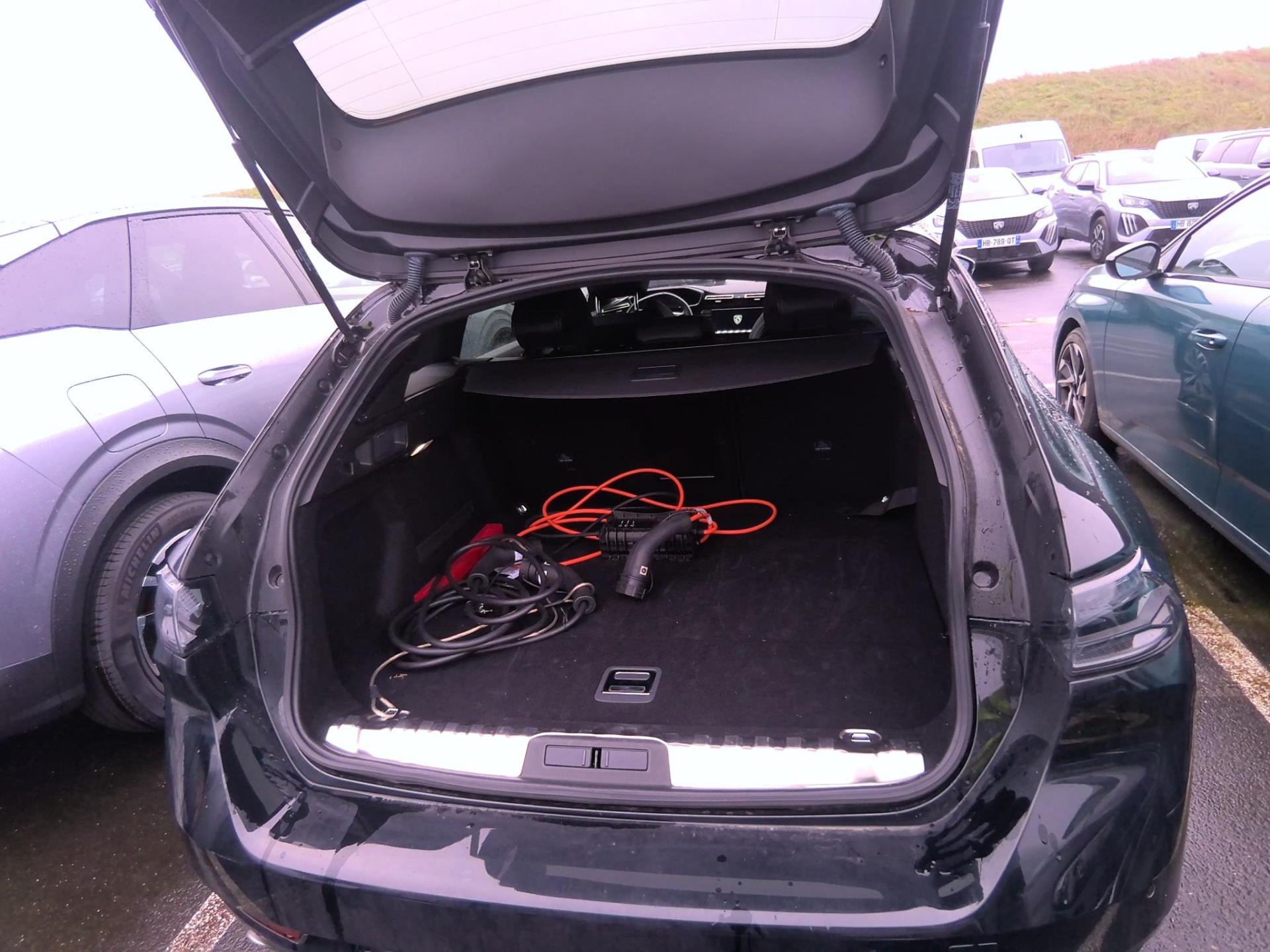 Peugeot 508 SW Hybrid 180 e-EAT8 Allure 2025