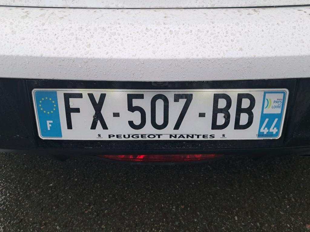 Peugeot 208 BlueHDi 100 S&S BVM6 Allure Business 2021