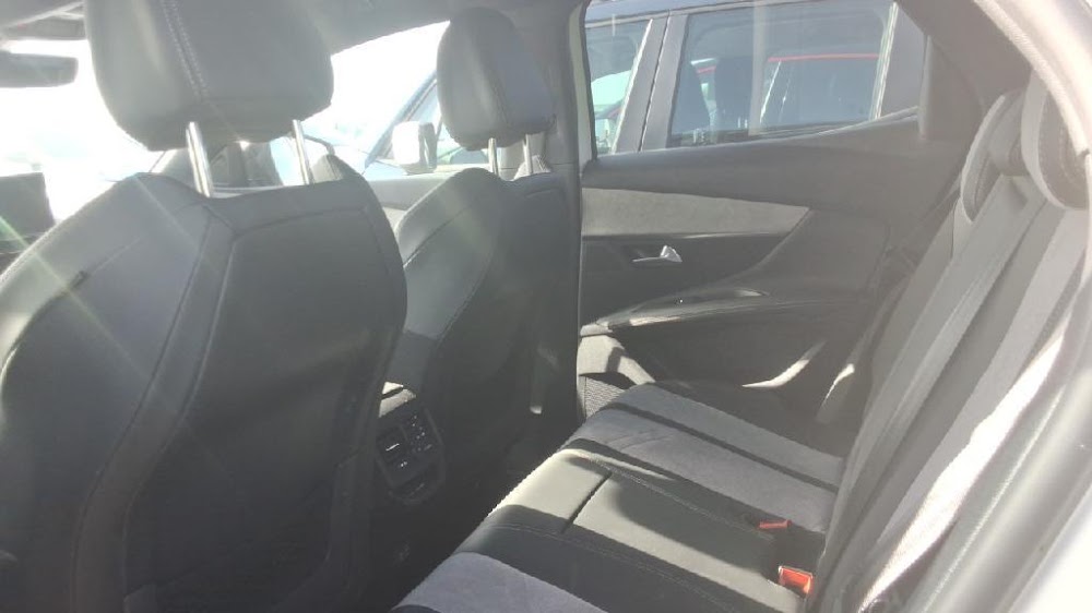 Foto Peugeot 3008 Hybrid 11