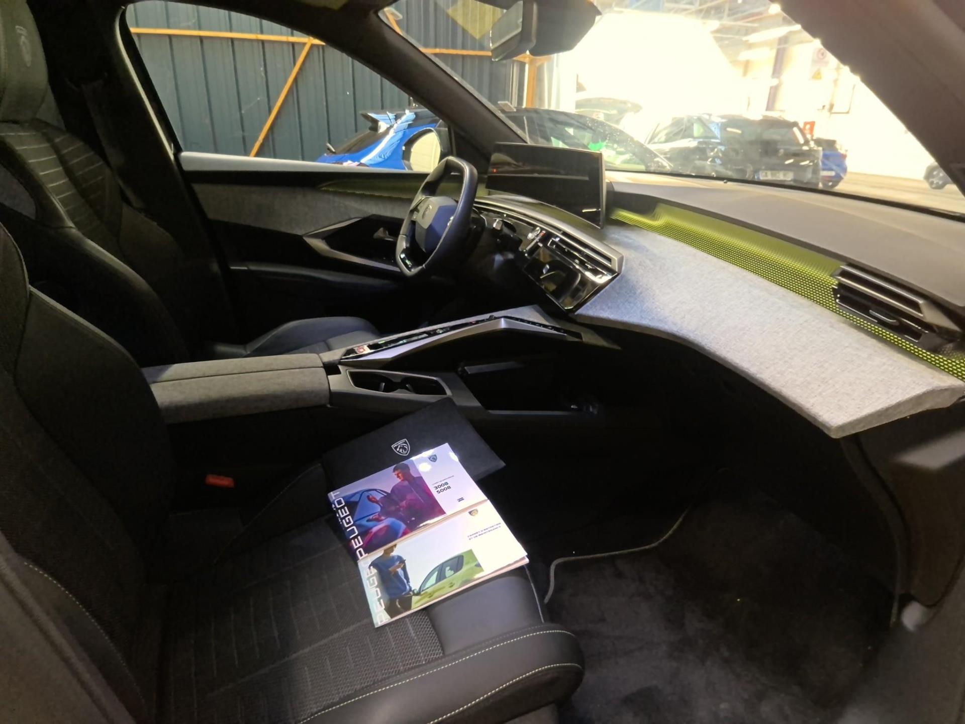 Peugeot 3008 Hybrid 136 e-DCS6 GT 2025